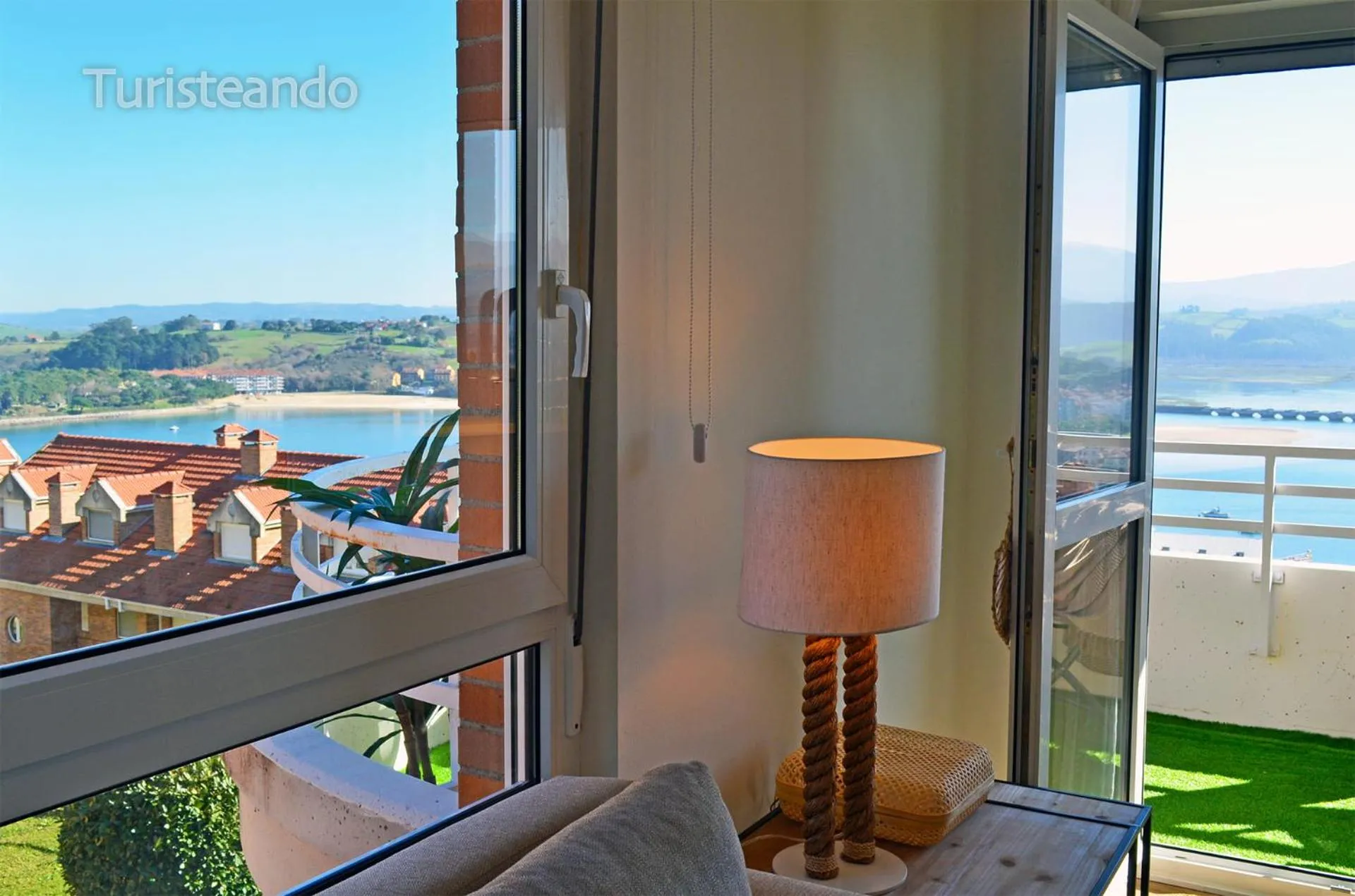 Day in Dúplex ANANDA, vistas impresionantes con parking y piscina comunitaria