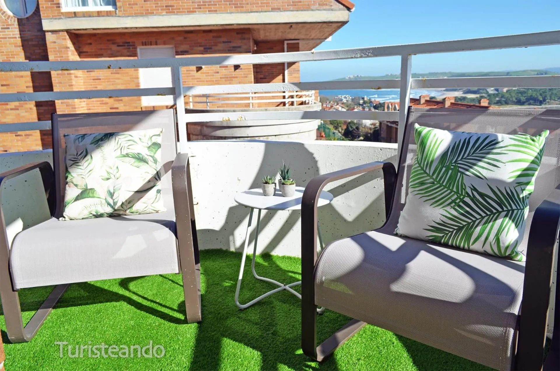 Day in Dúplex ANANDA, vistas impresionantes con parking y piscina comunitaria