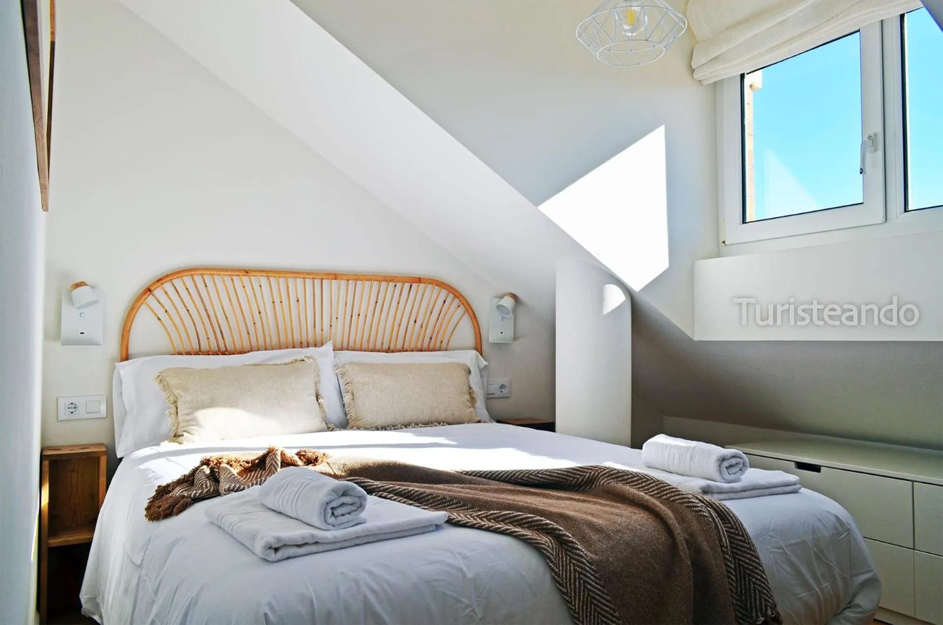Bed in Dúplex ANANDA, vistas impresionantes con parking y piscina comunitaria