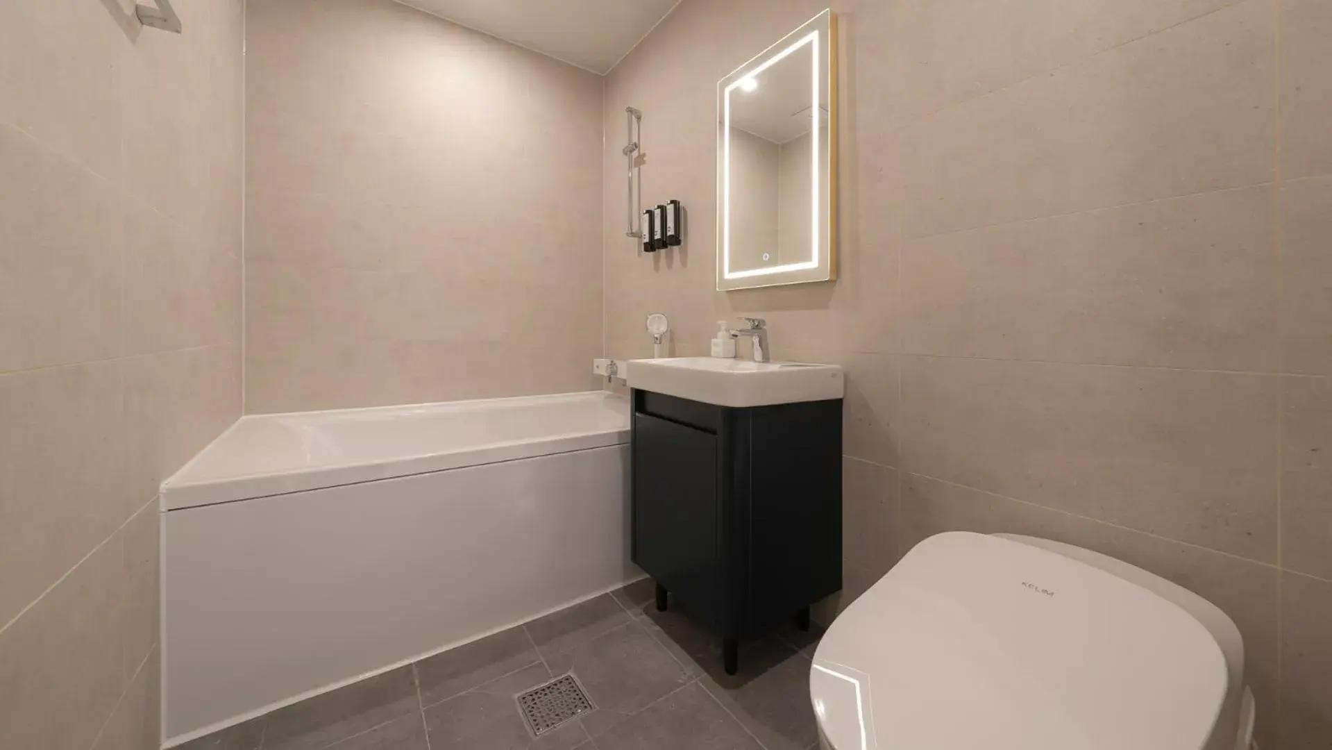 Premium Double Room with Sea View in The Van Hotel Premium Double Room with Sea View in The Van Hotel