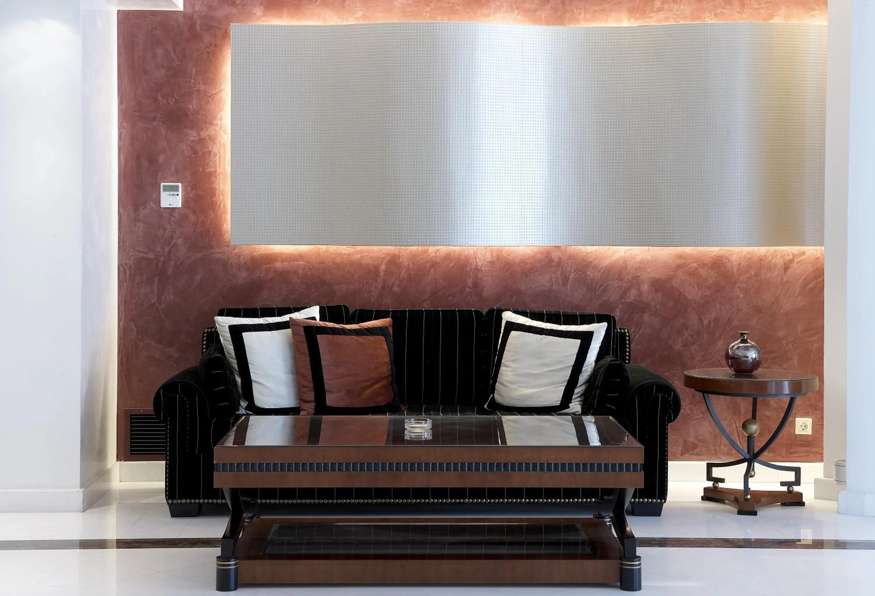 Seating area in Piraeus Theoxenia Hotel