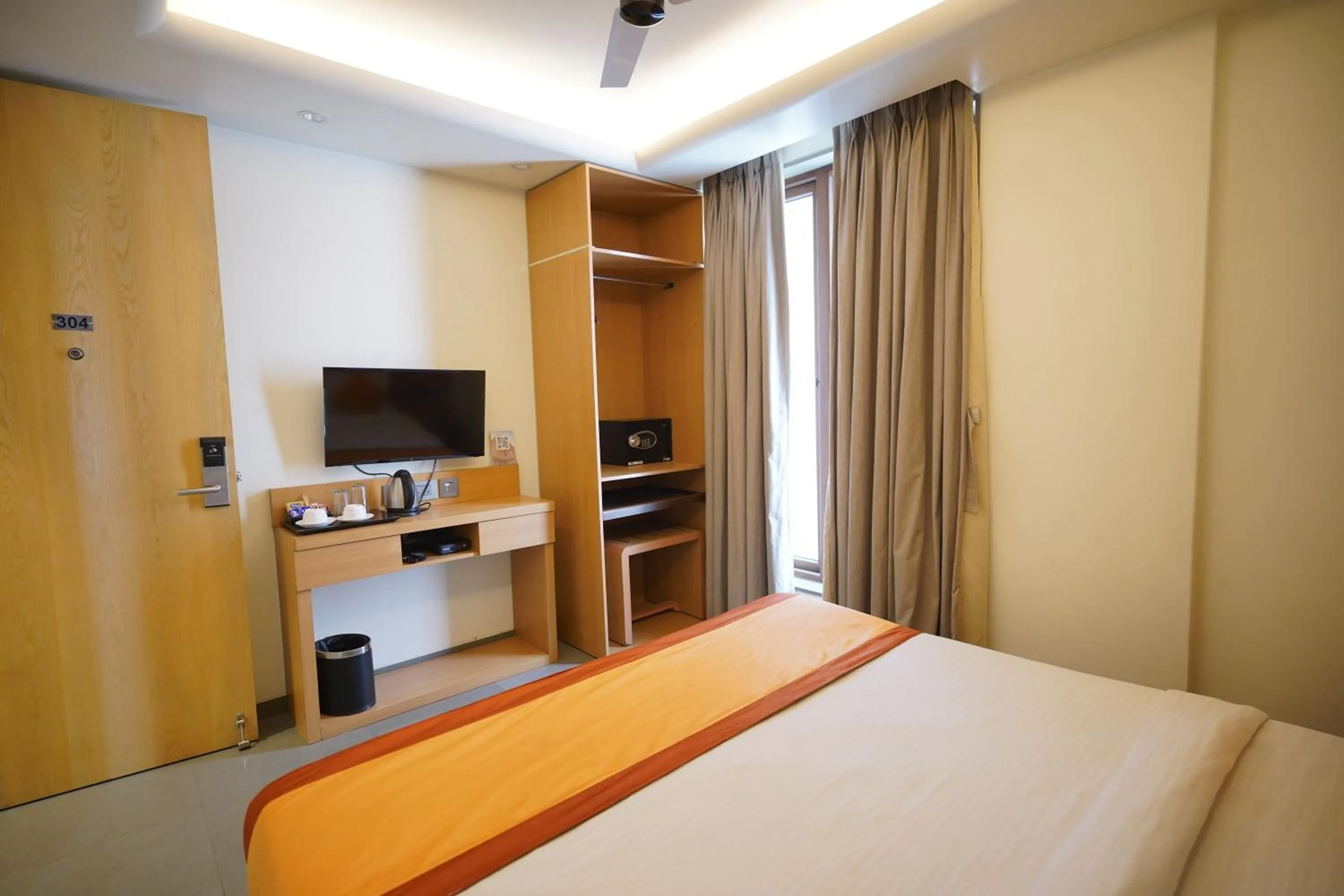 Bedroom, Bed in Indus Suites