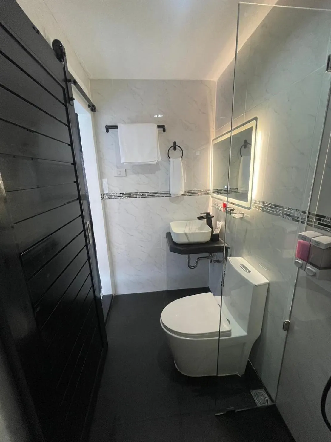 Shower in Thonglor Suites Hotel