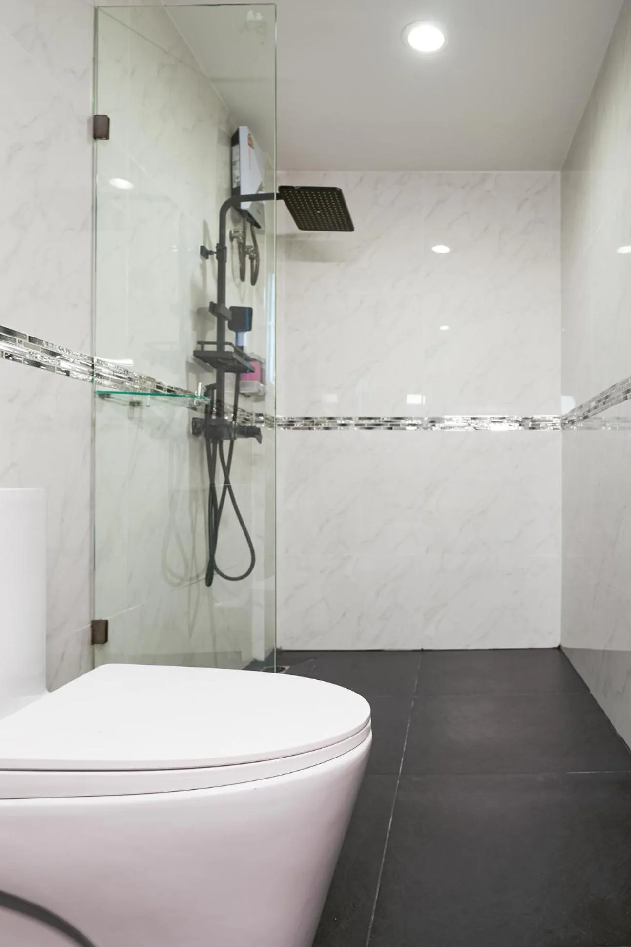 Shower in Thonglor Suites Hotel