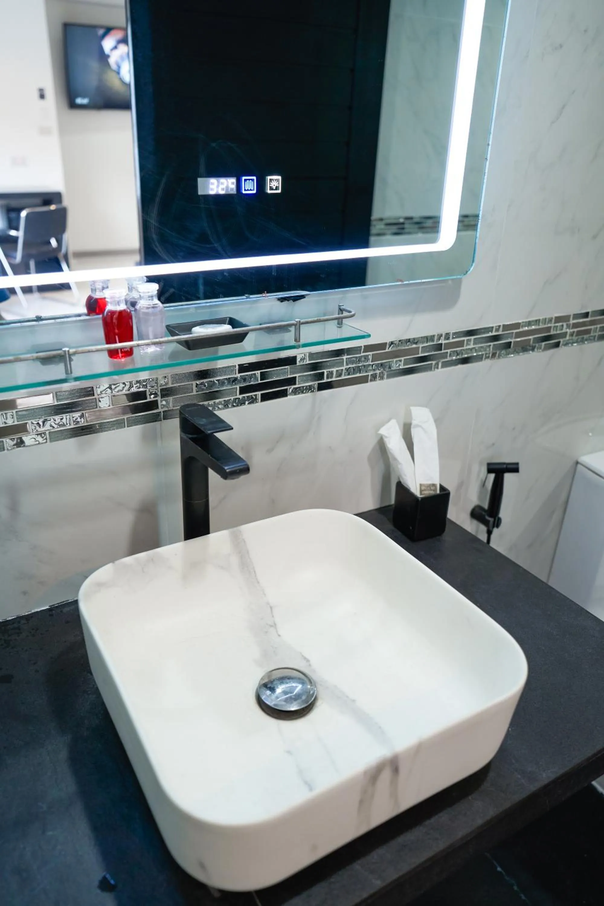 Shower in Thonglor Suites Hotel