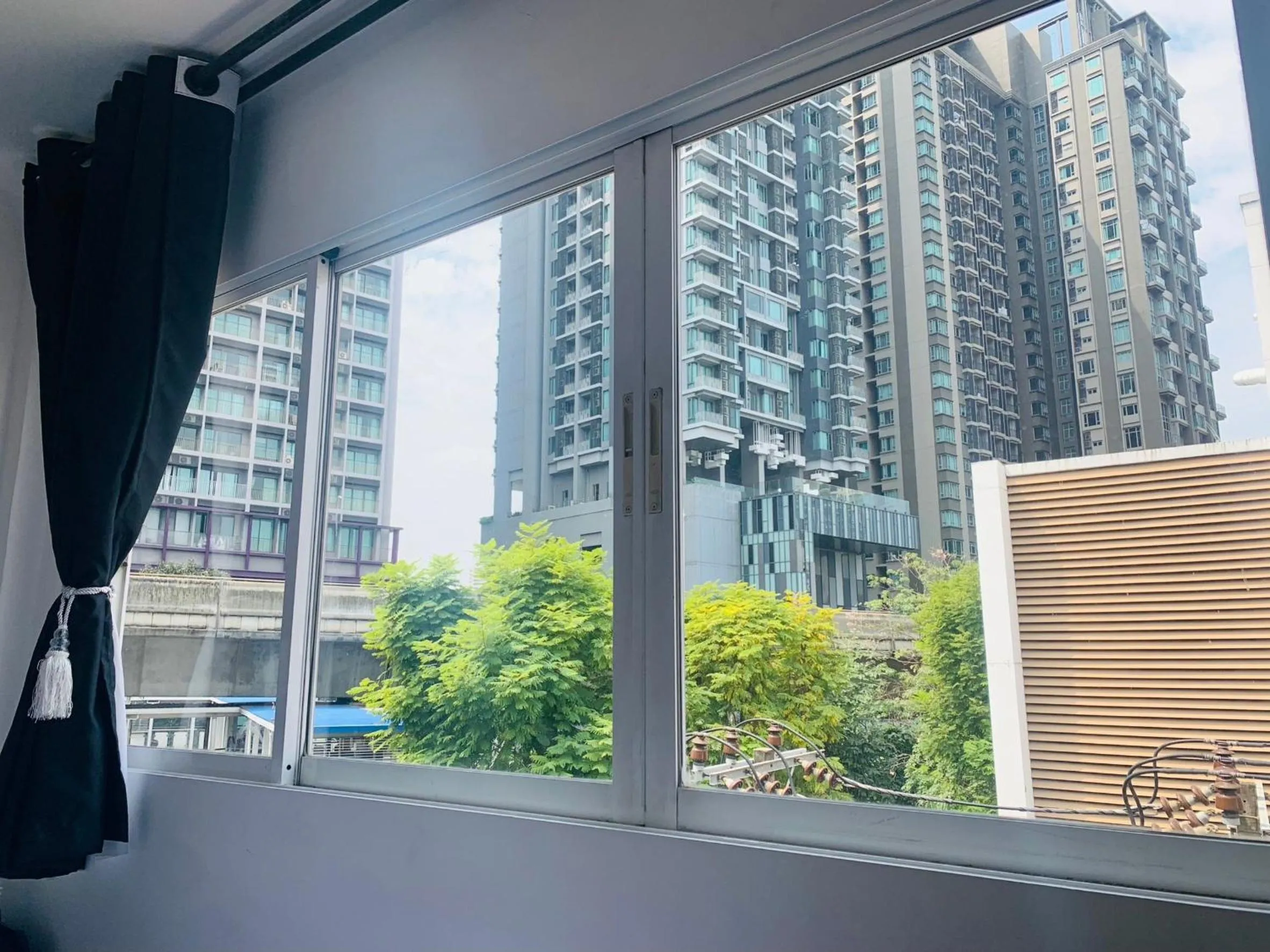 Day in Thonglor Suites Hotel