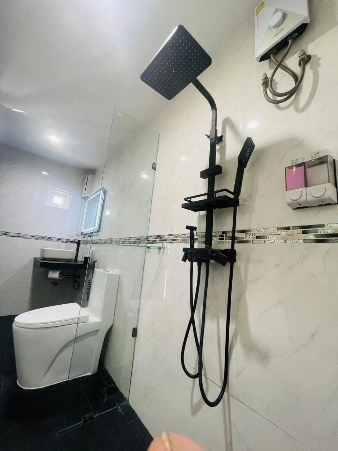 Shower in Thonglor Suites Hotel