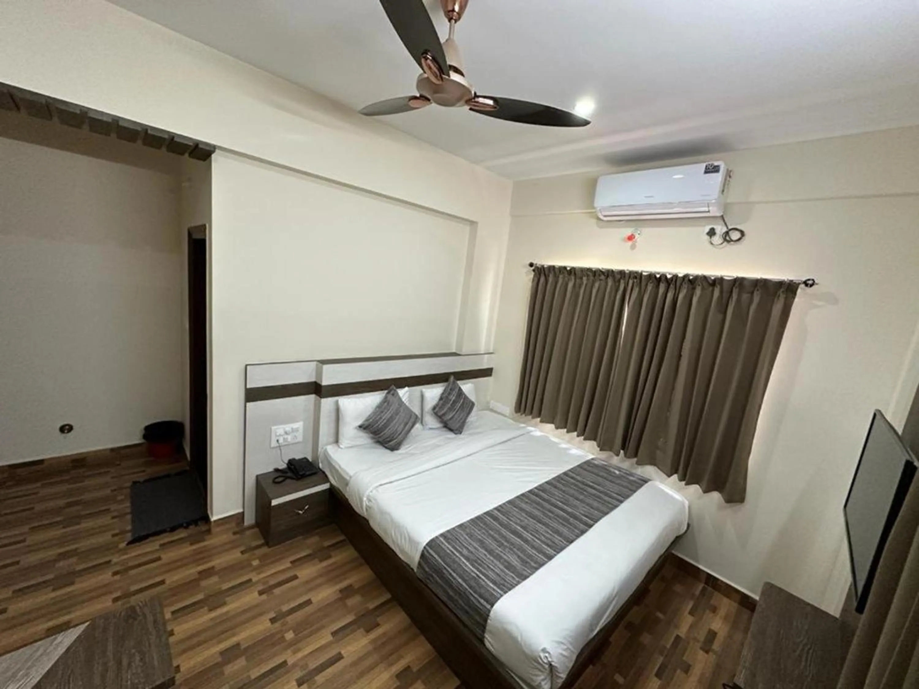 Bedroom, Bed in Hotel JP Grand