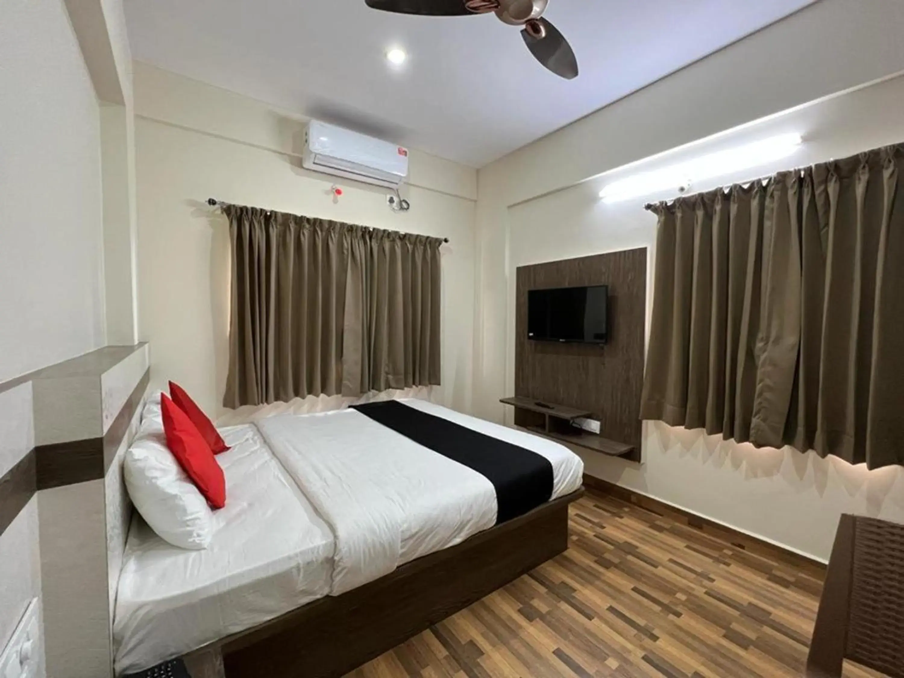 Deluxe Double Room - single occupancy in Hotel JP Grand Deluxe Double Room - single occupancy in Hotel JP Grand