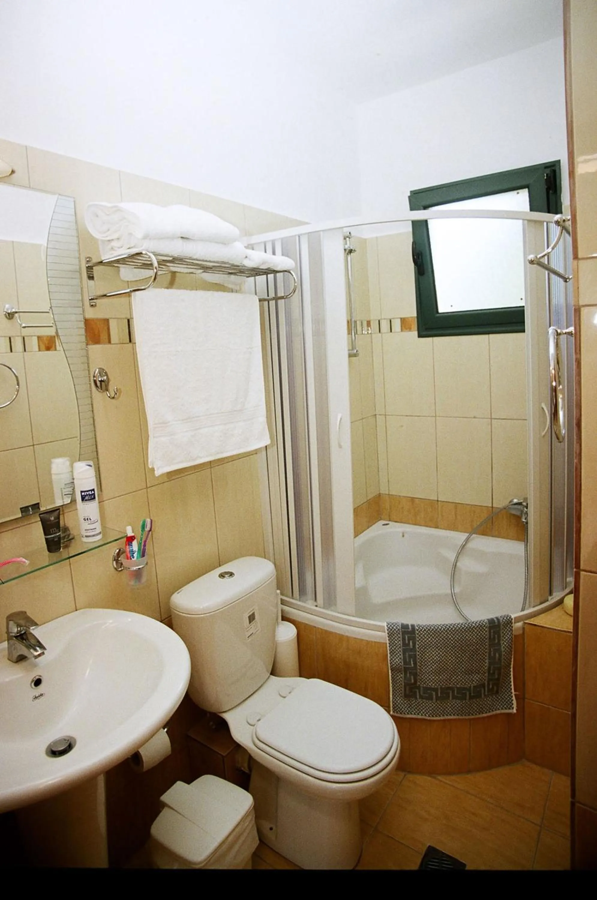 Bathroom in Mariamare apts