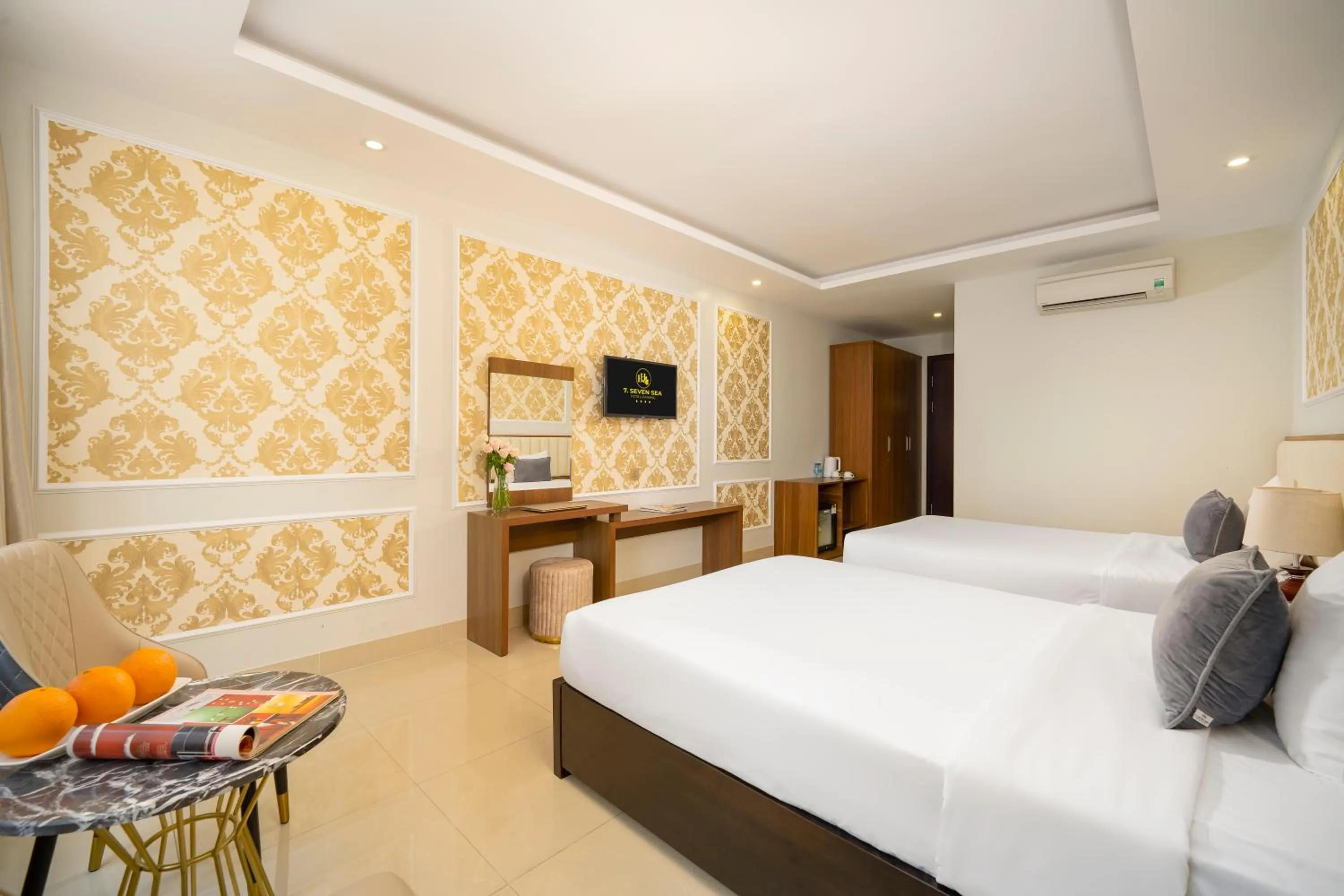 Bed in 7 Seven Sea Hotel