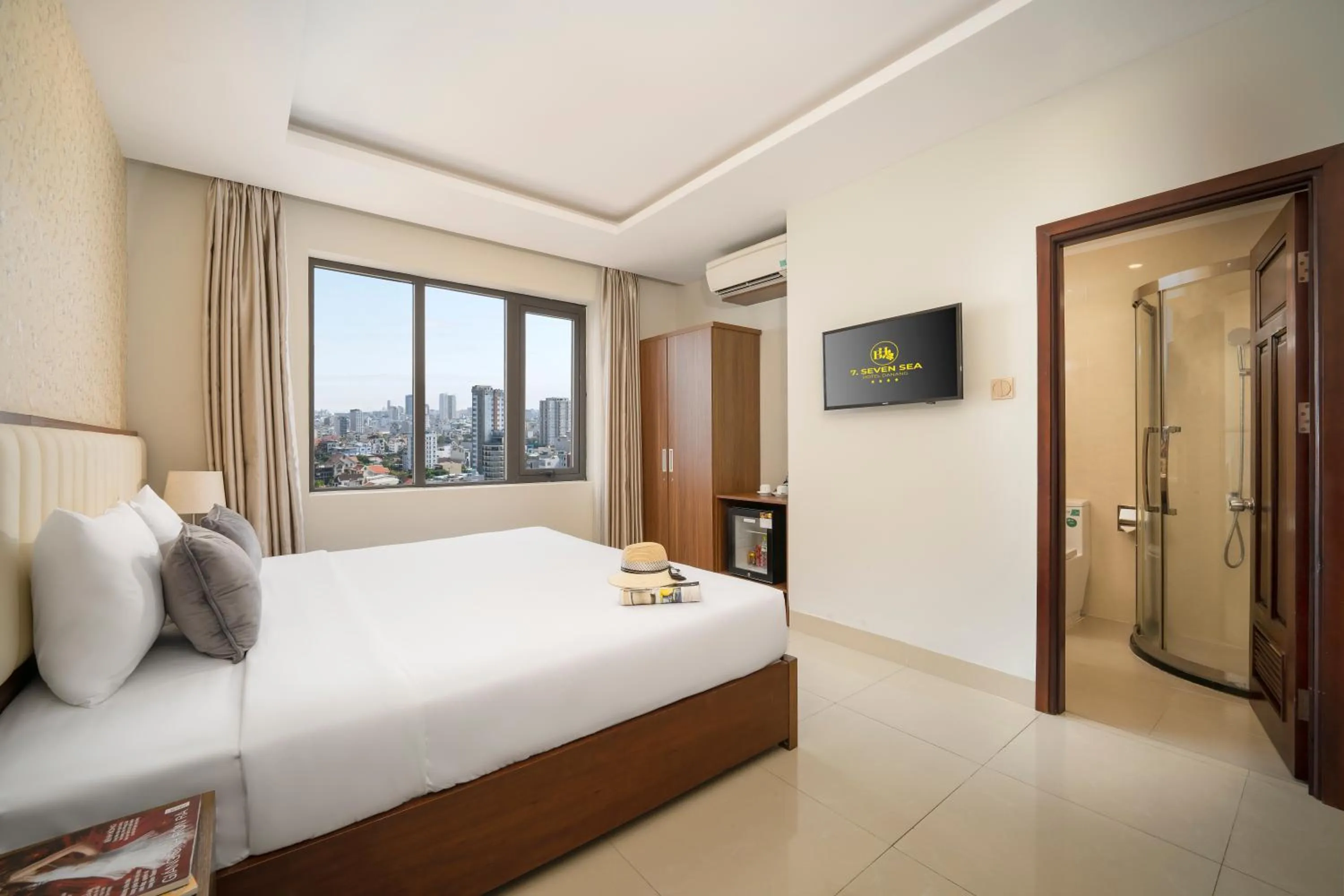 Bed in 7 Seven Sea Hotel