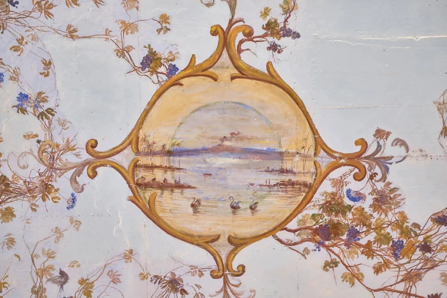 Decorative detail in Albergo Dipinto BaccoFurore