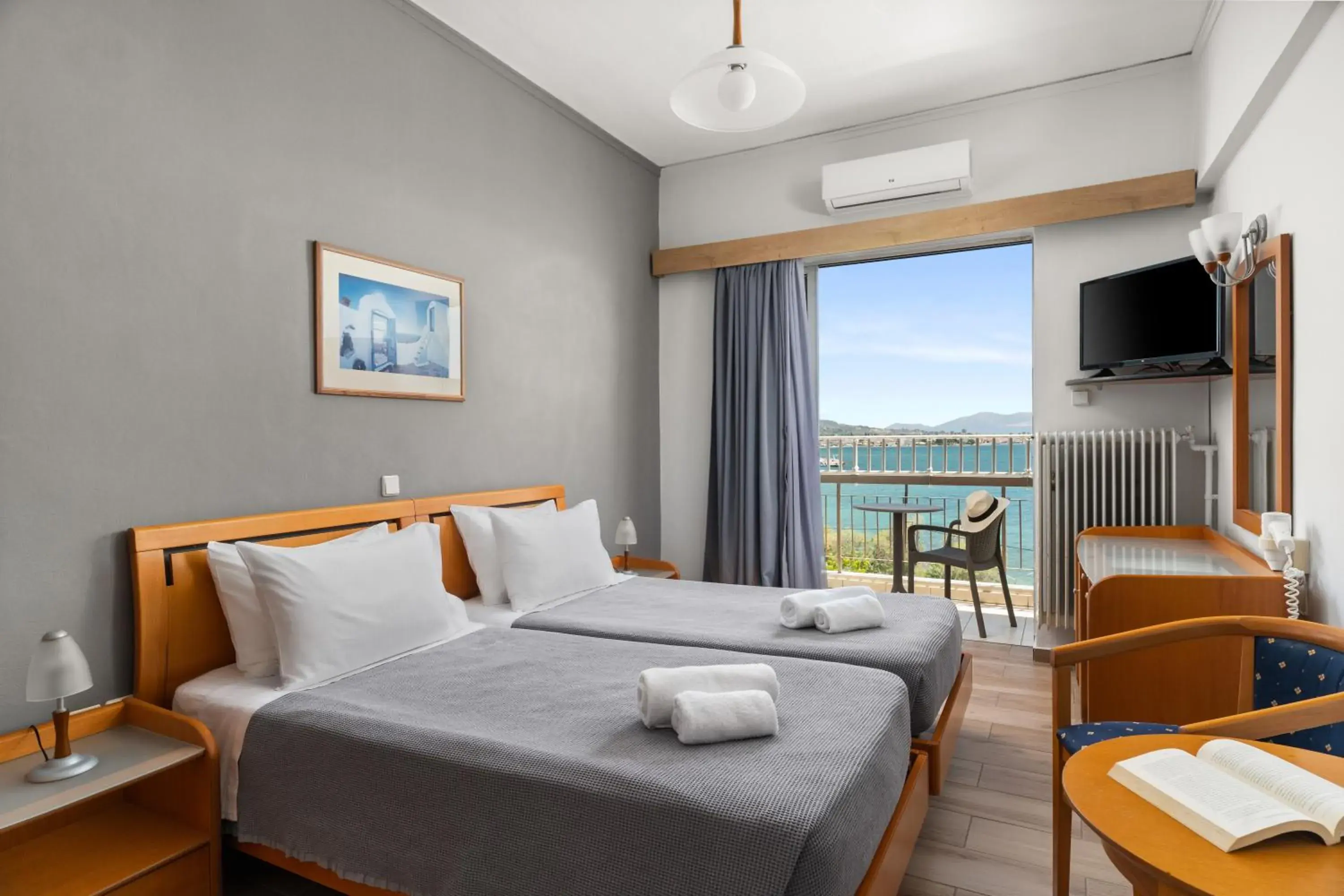 Standard Twin Room in Stefania Hotel Standard Twin Room in Stefania Hotel