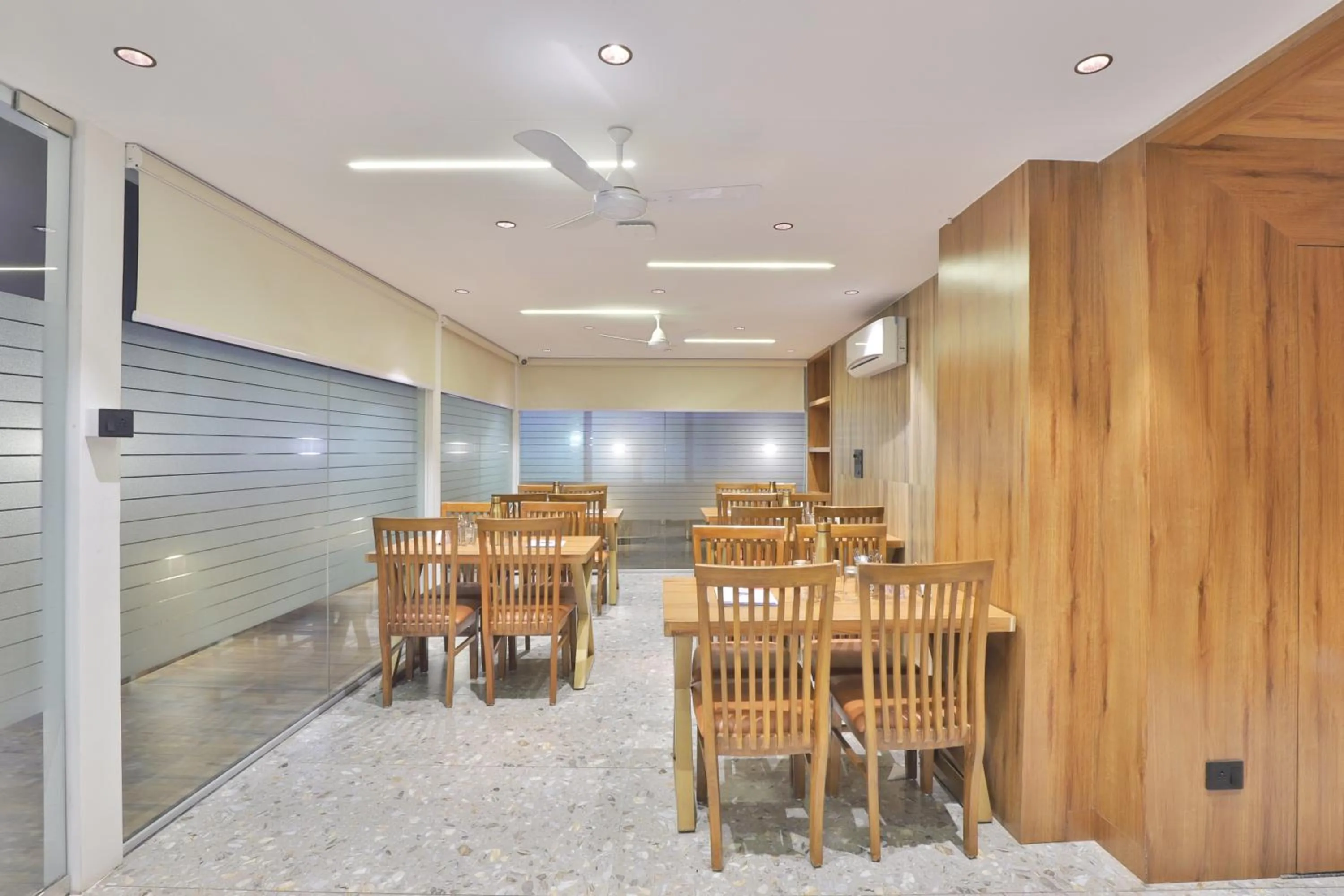 Restaurant/places to eat in HOTEL SURAT