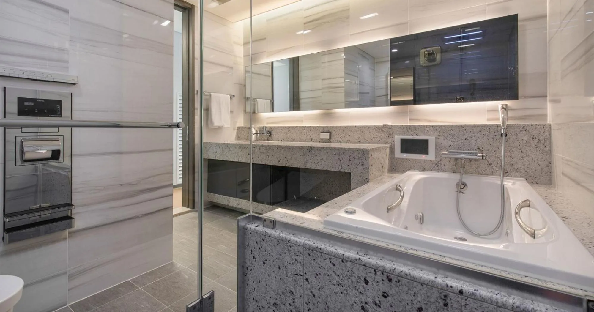 LCT Residence Y collection