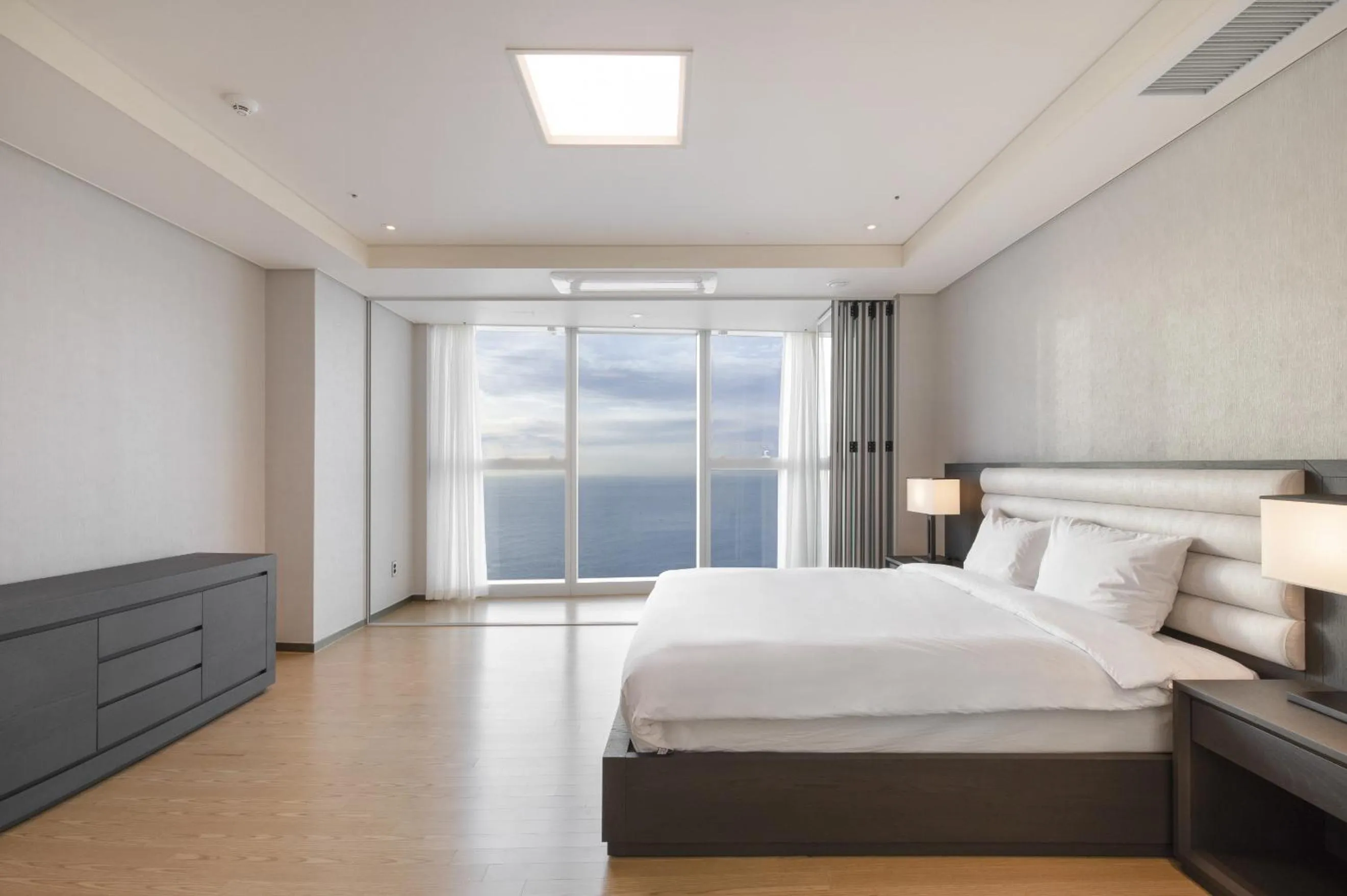 Bed in LCT Residence Y collection