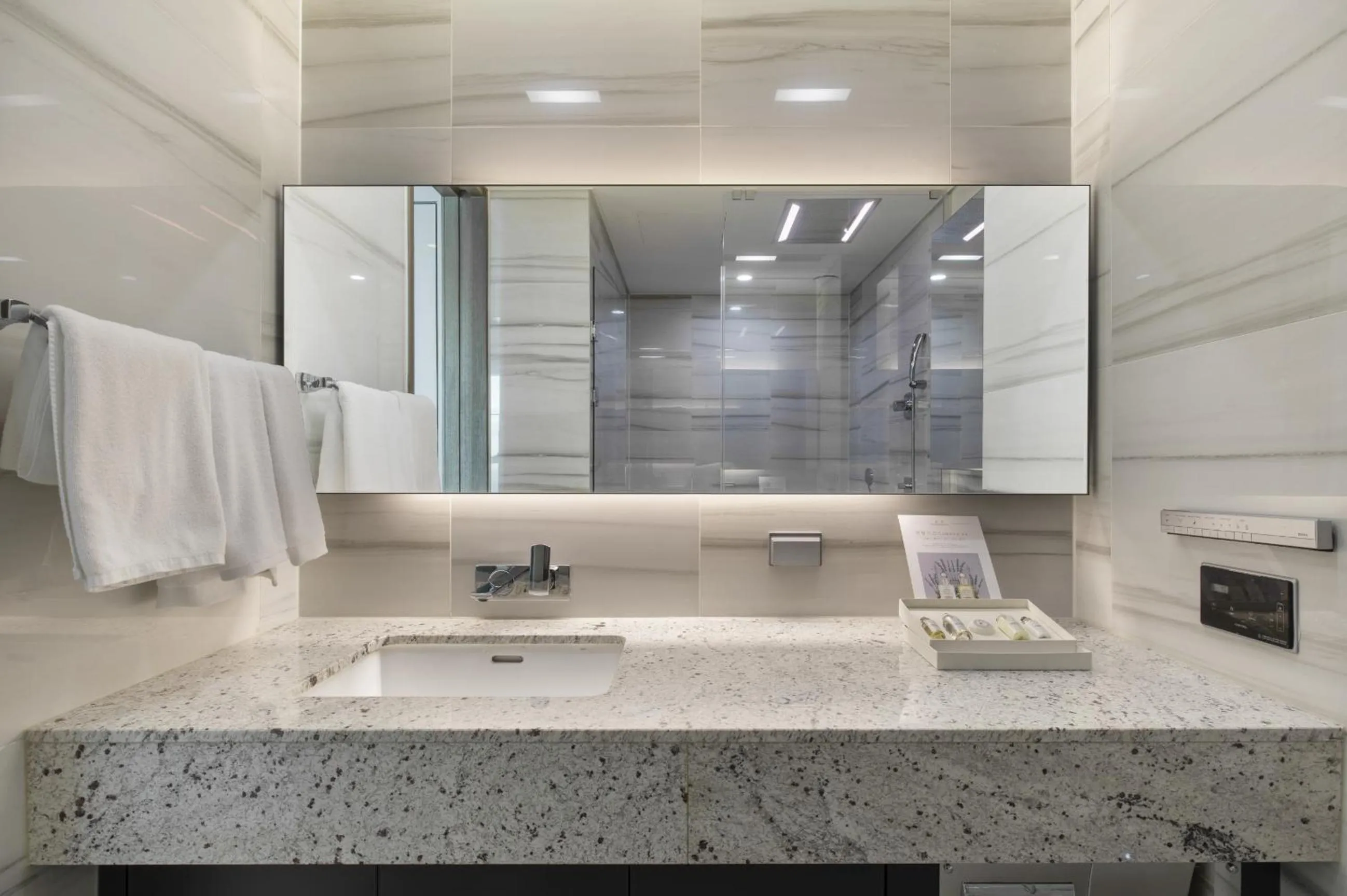 LCT Residence Y collection