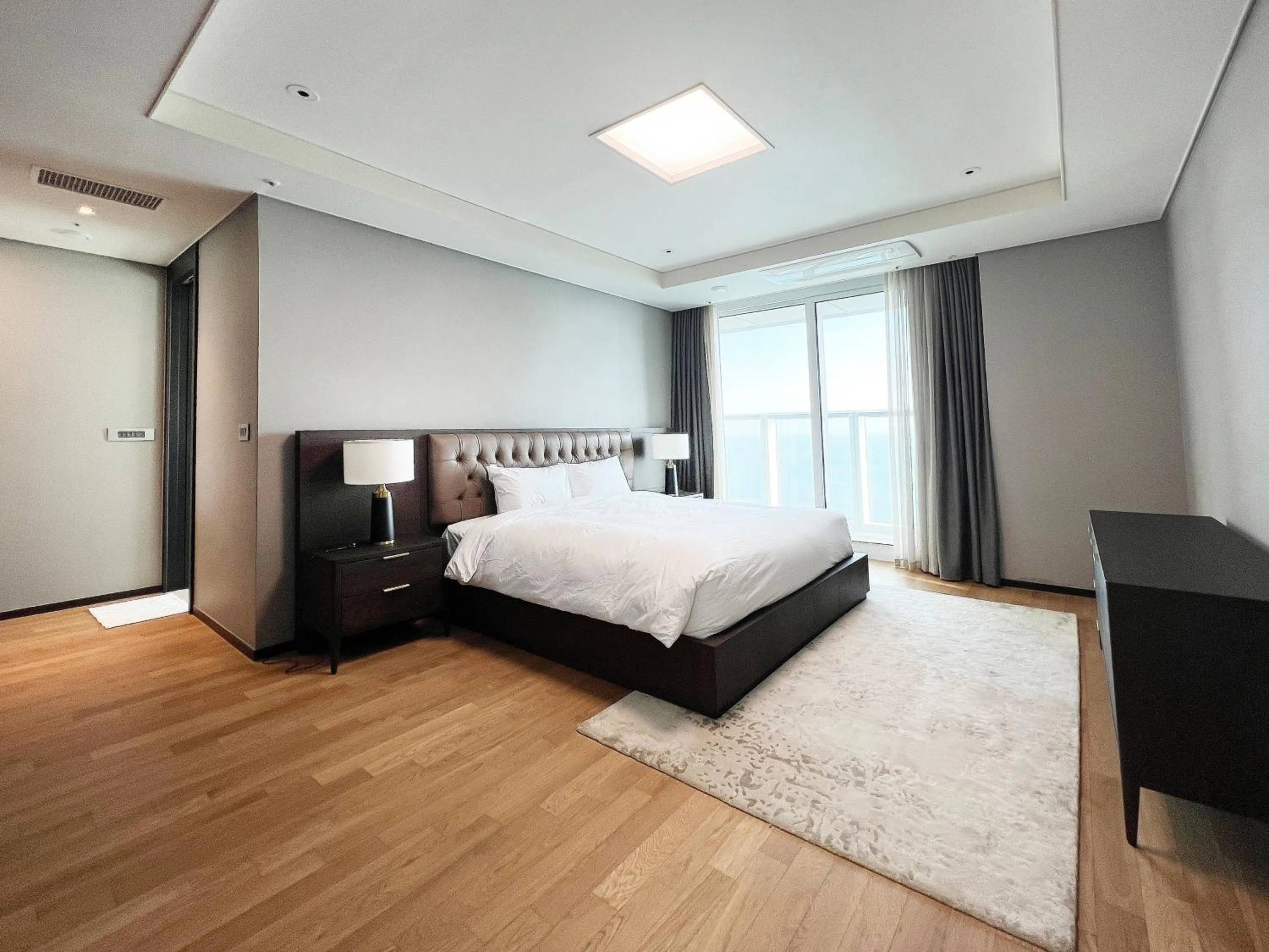 Bed in LCT Residence Y collection