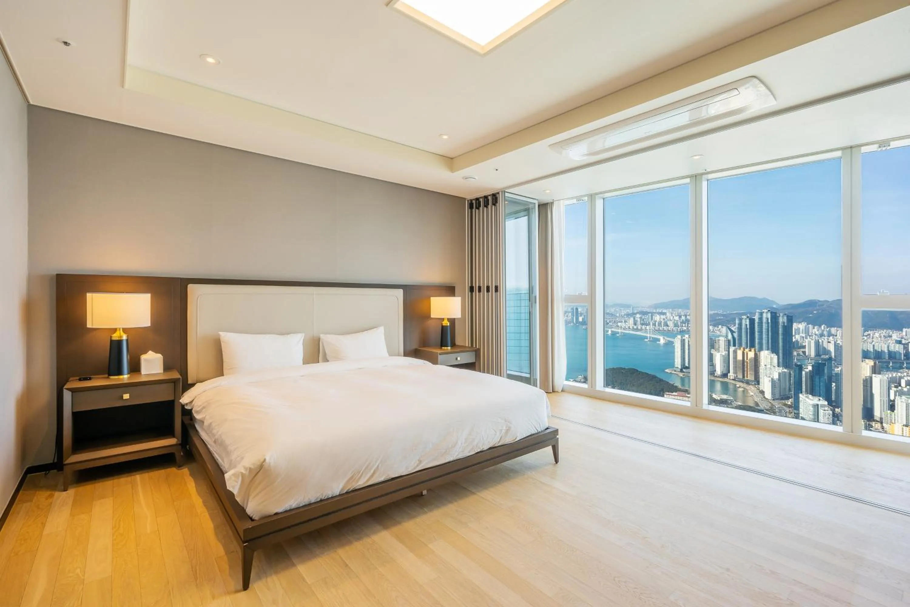 Bed in LCT Residence Y collection