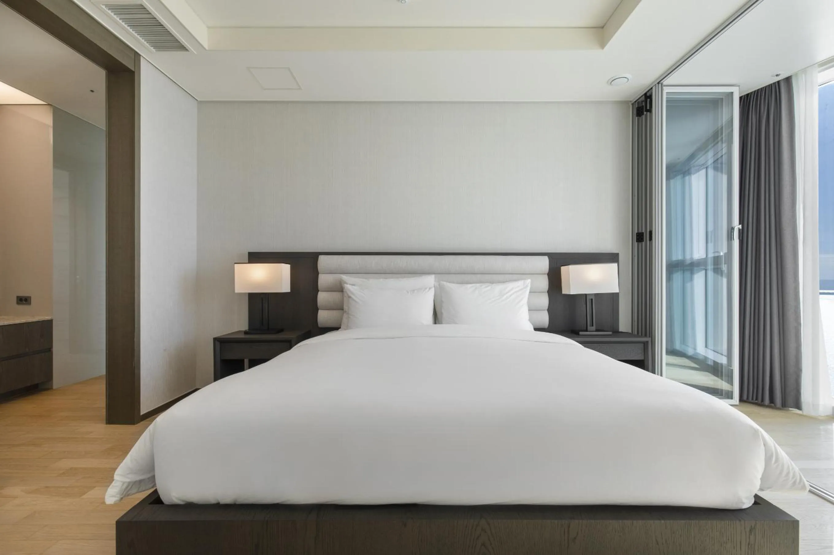 Bed in LCT Residence Y collection