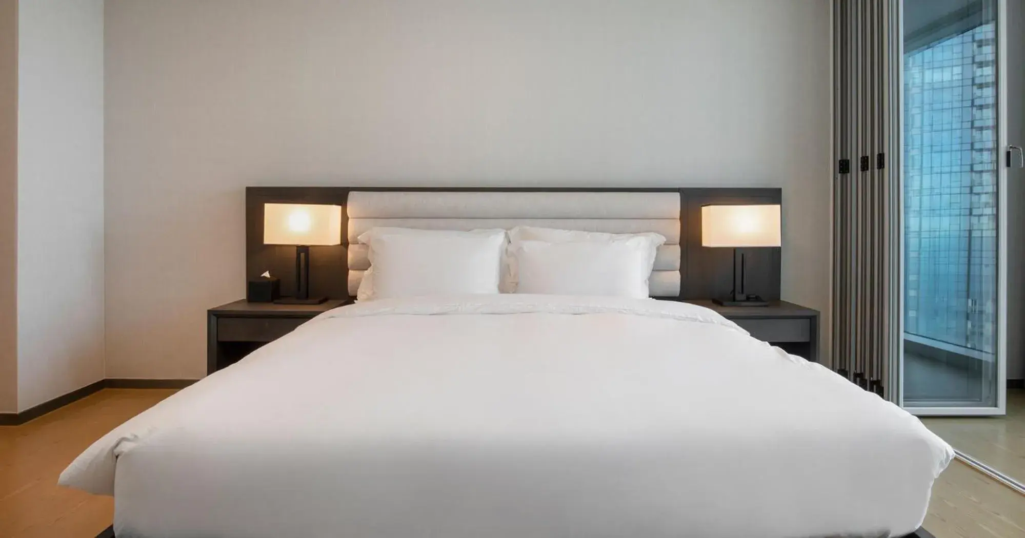 Bed in LCT Residence Y collection Bed in LCT Residence Y collection