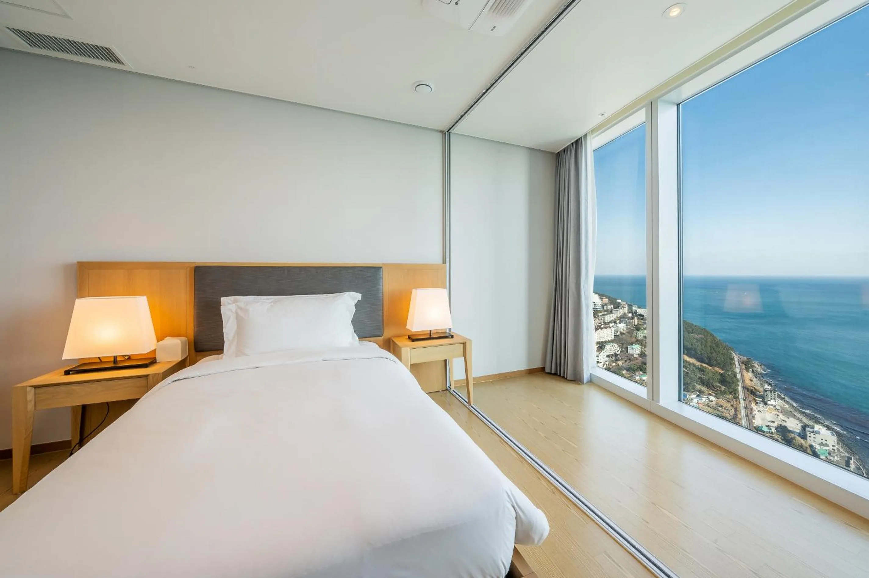 Bed in LCT Residence Y collection