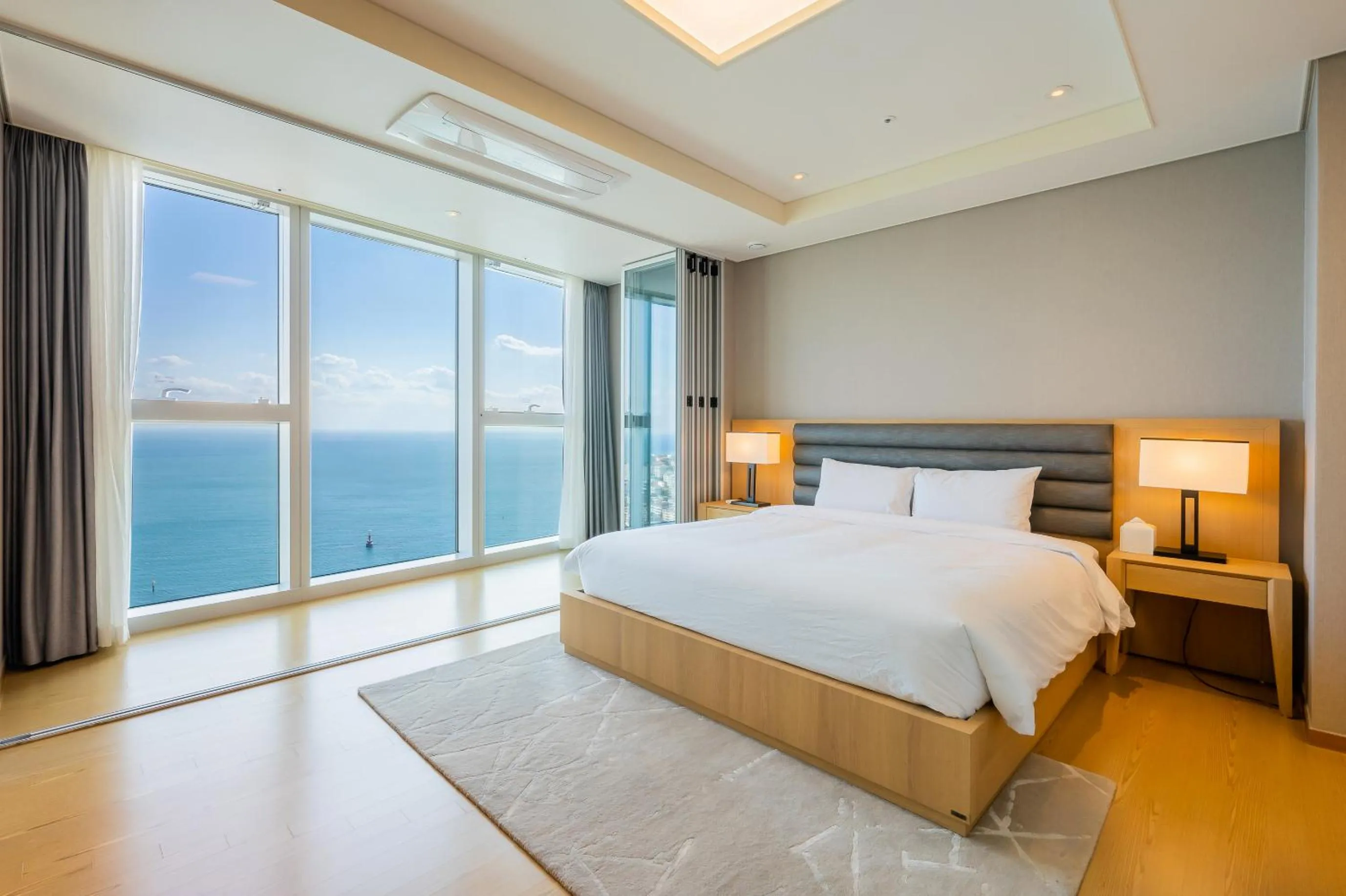 Bed in LCT Residence Y collection