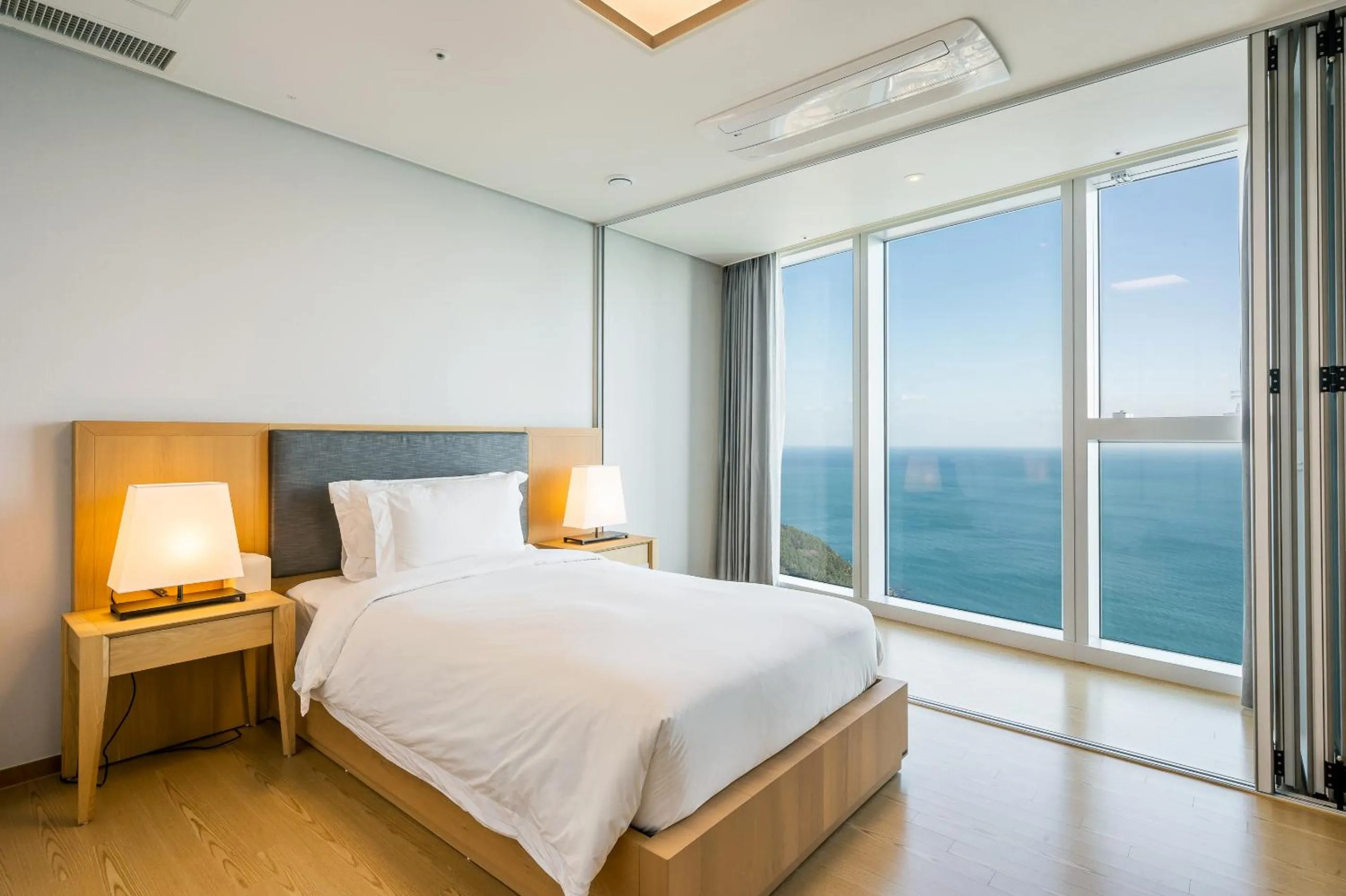 Bed in LCT Residence Y collection