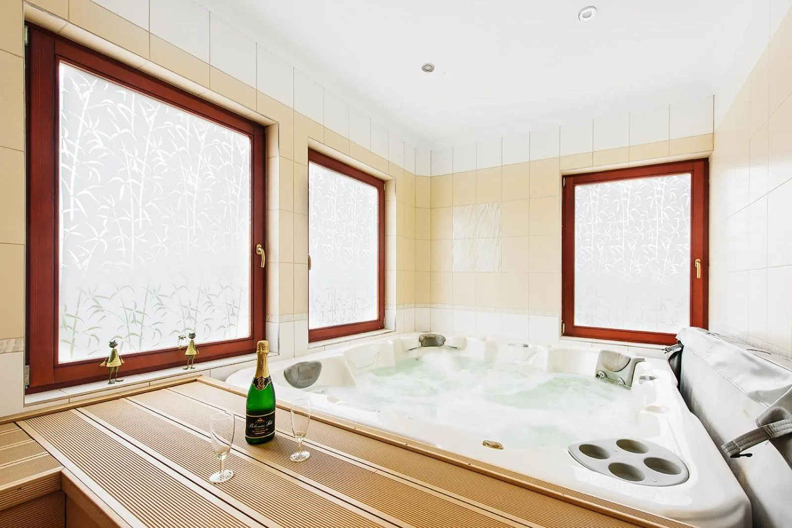 Hot Tub, Bed in Penzion Putim