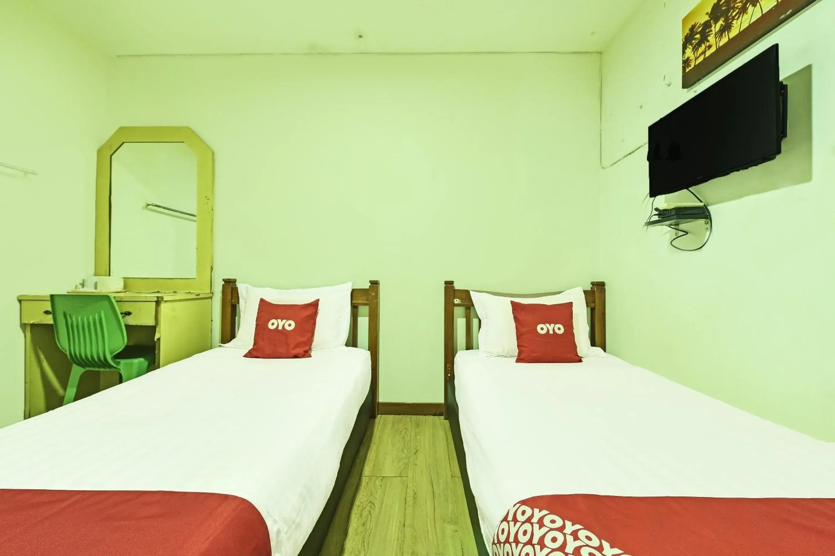 Deluxe Twin Room in Hotel O Mini Indah Deluxe Twin Room in Hotel O Mini Indah
