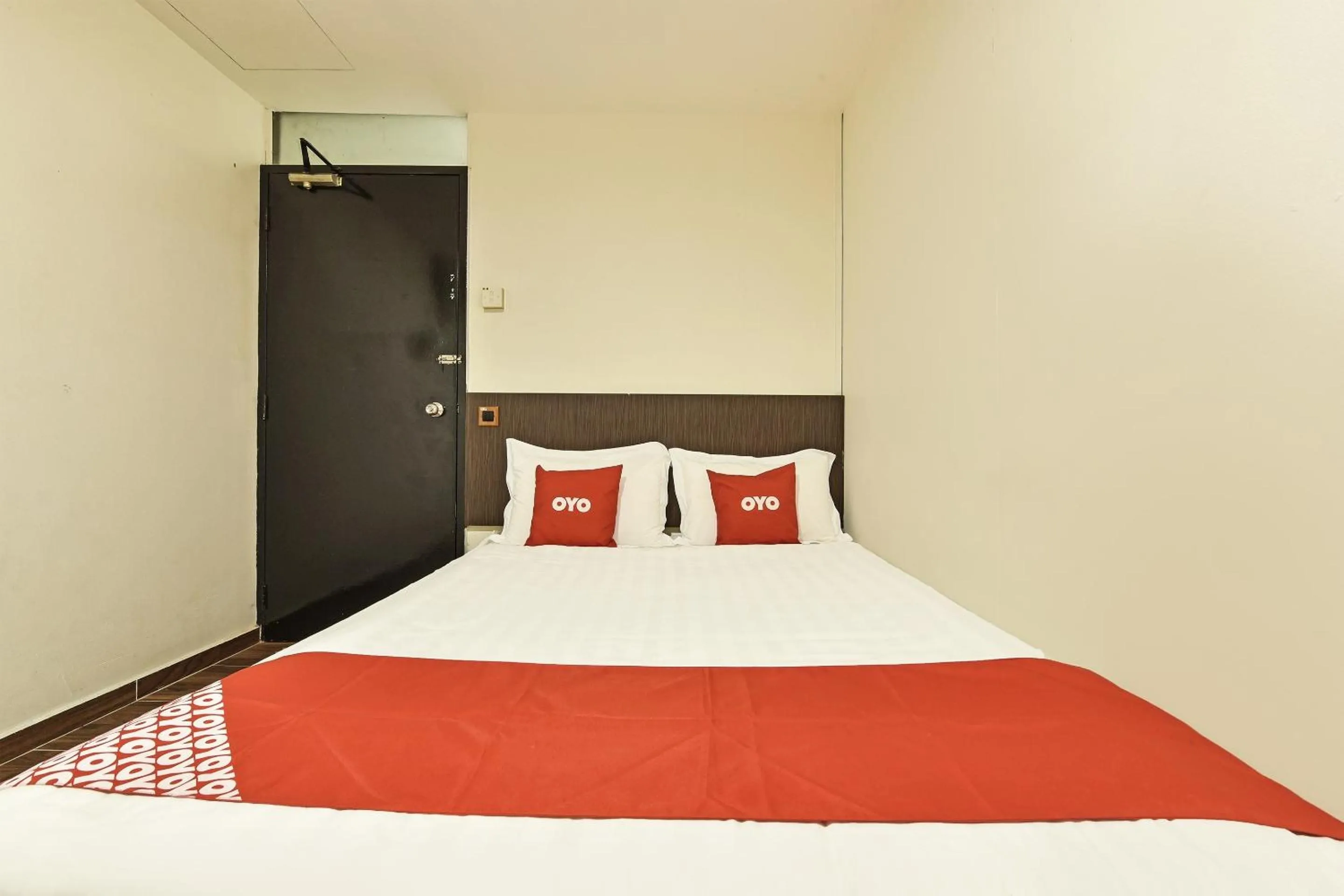 Bedroom, Bed in Hotel O Mini Indah