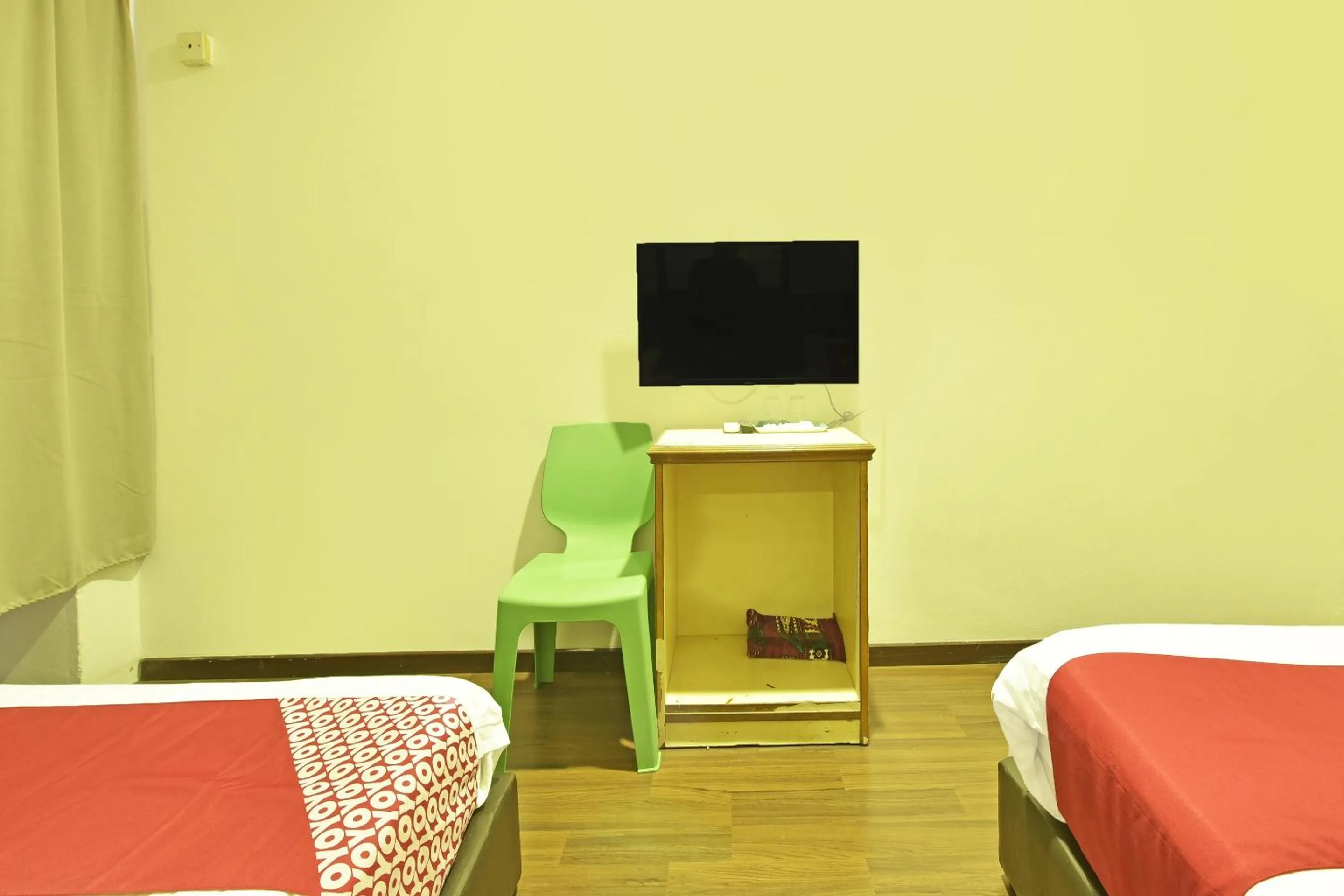 Bedroom, Bed in Hotel O Mini Indah