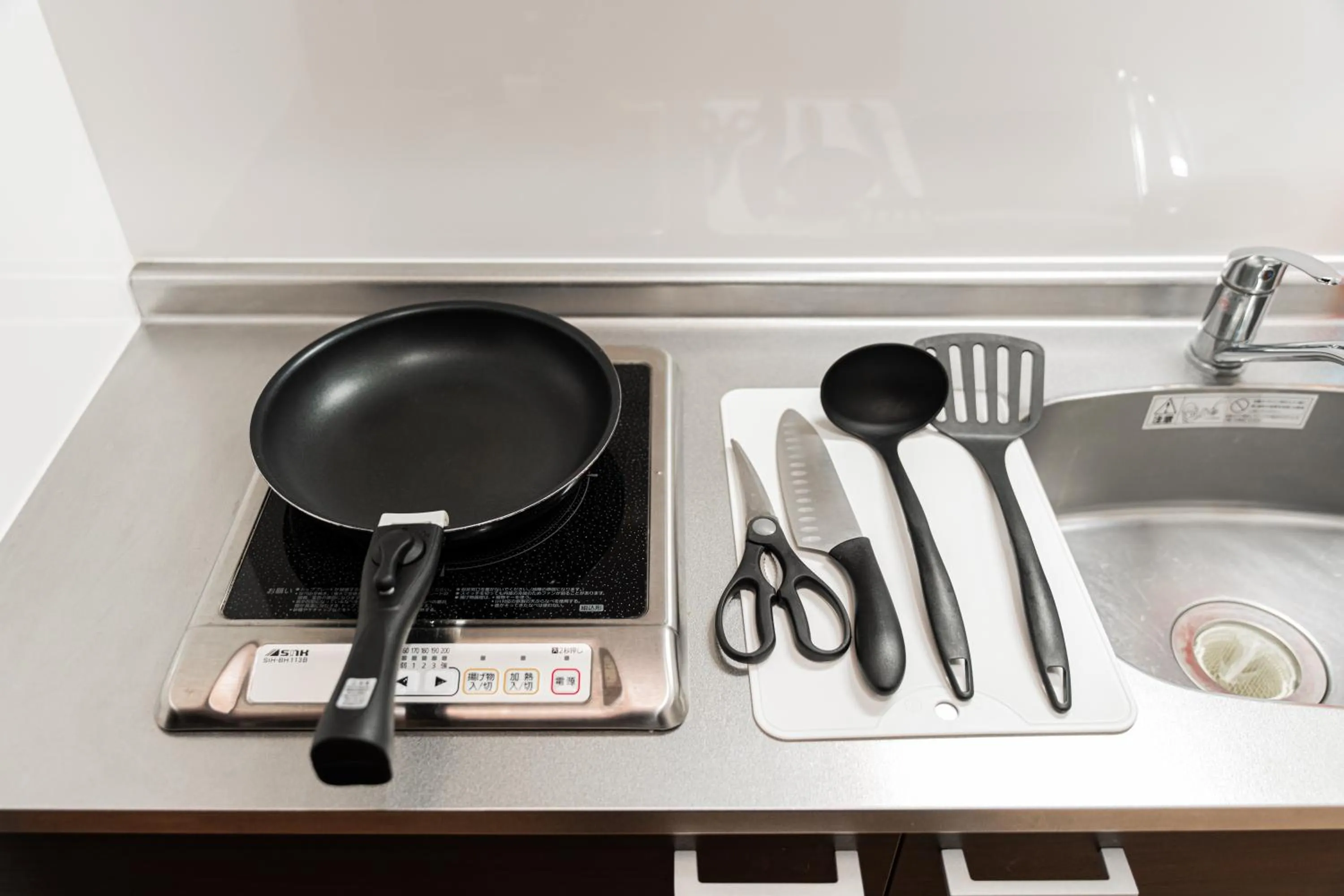 Kitchen or kitchenette in QUEENS PARK