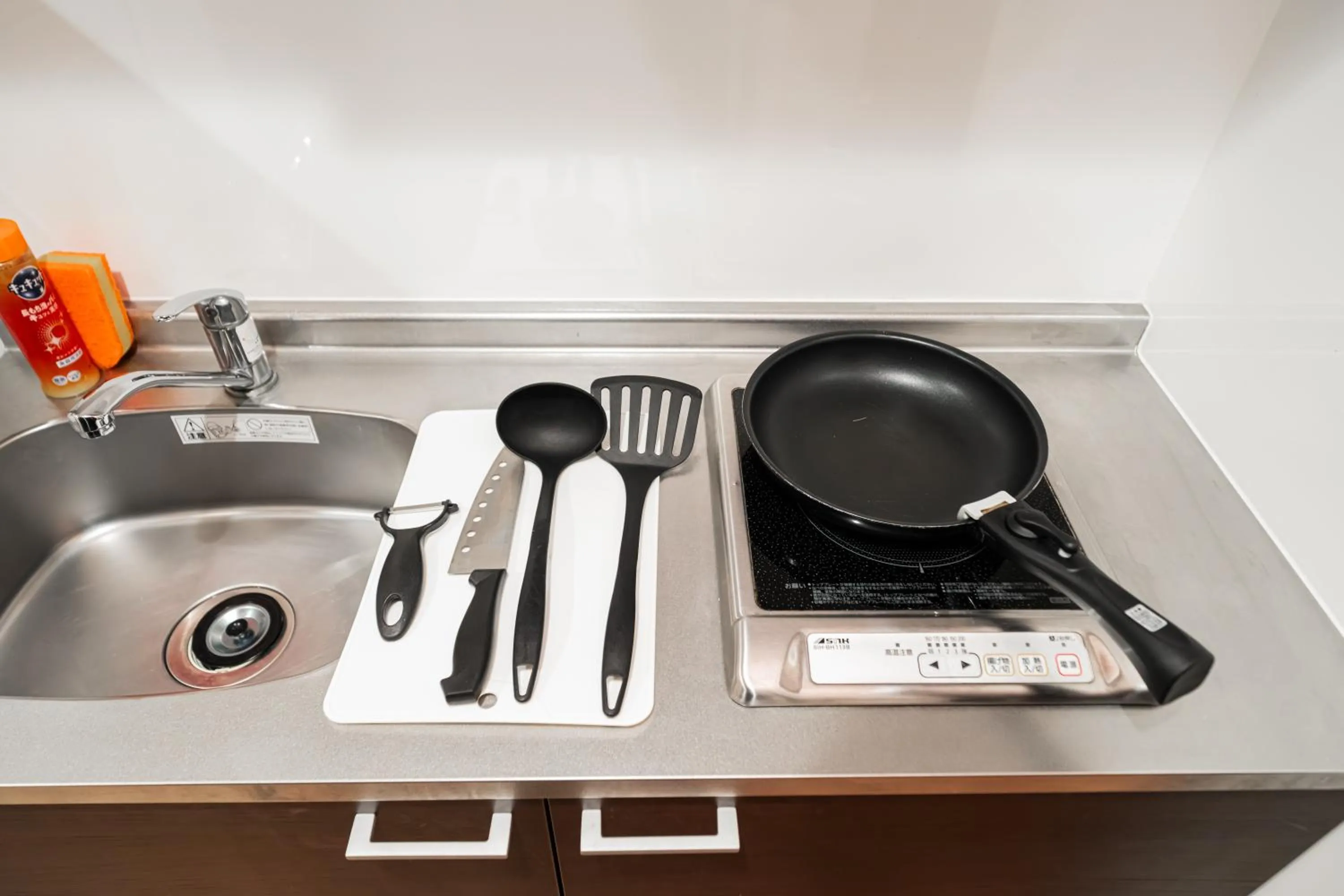 Kitchen or kitchenette in QUEENS PARK