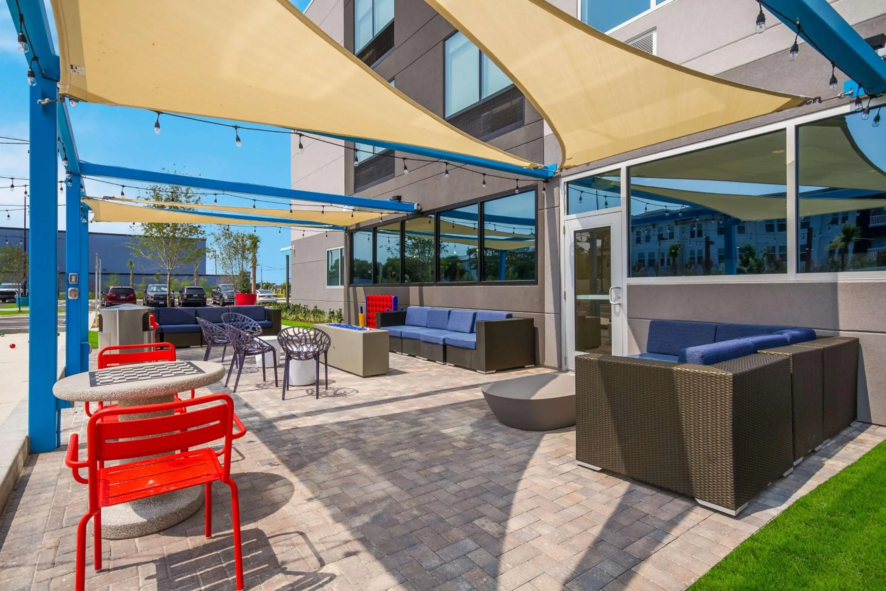 Patio in Tru By Hilton Destin