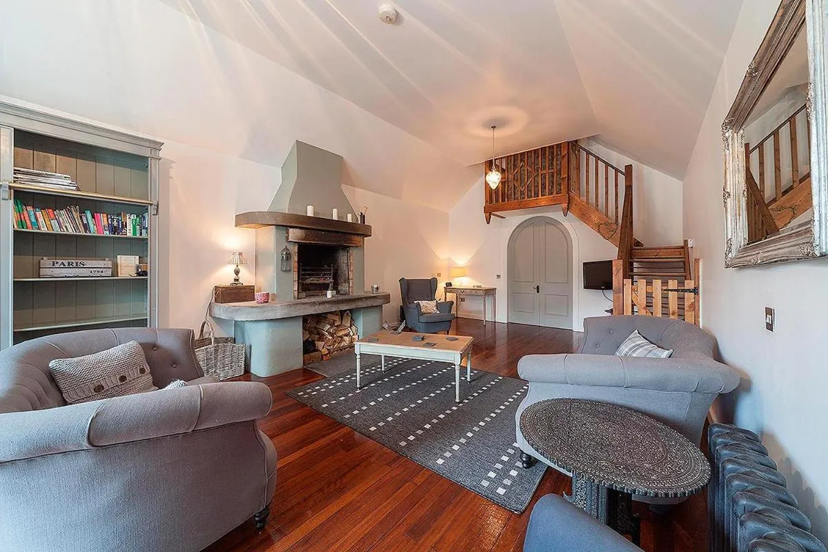 Library in The George Hotel