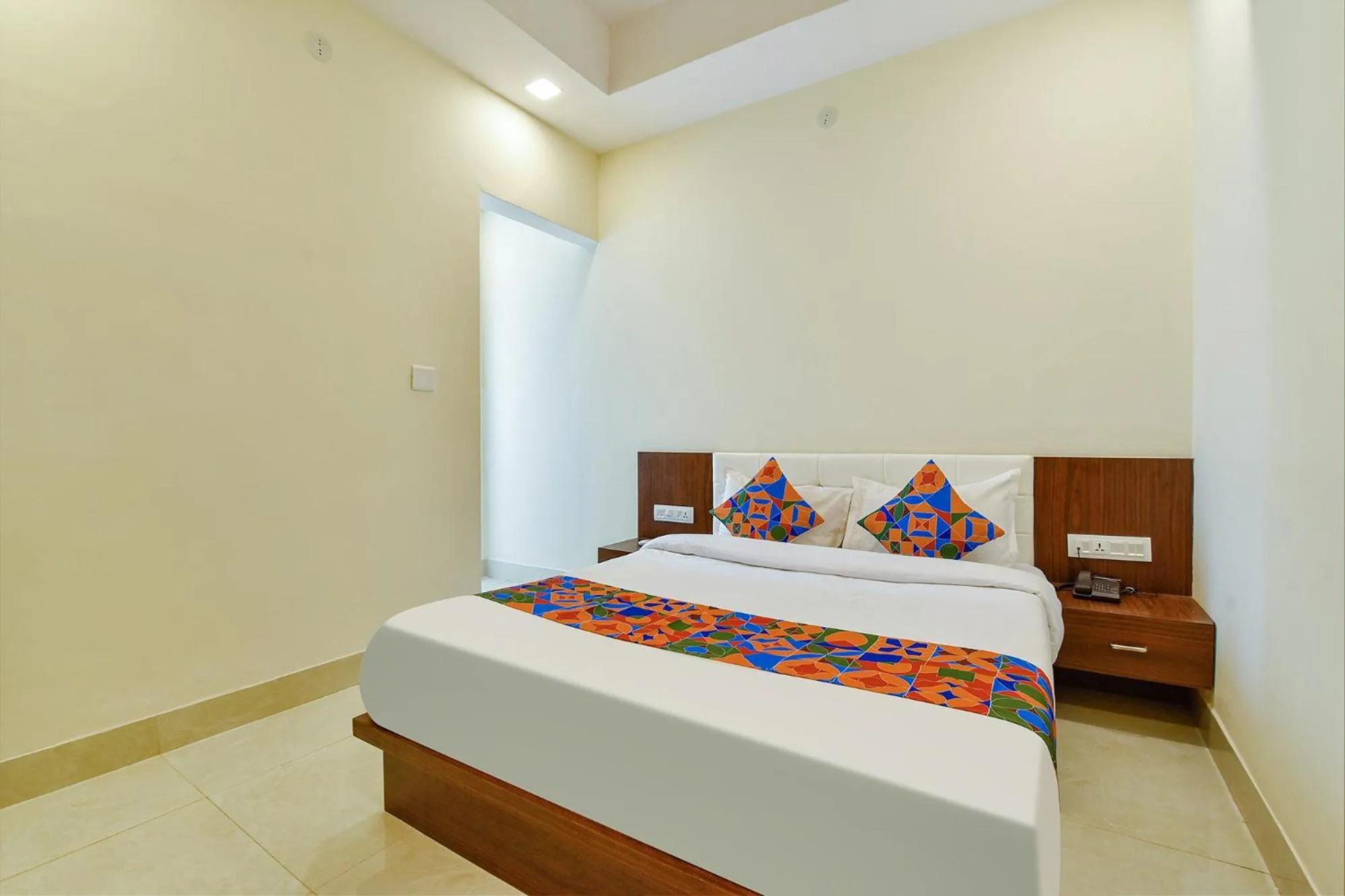 Bed in FabHotel Diamond I