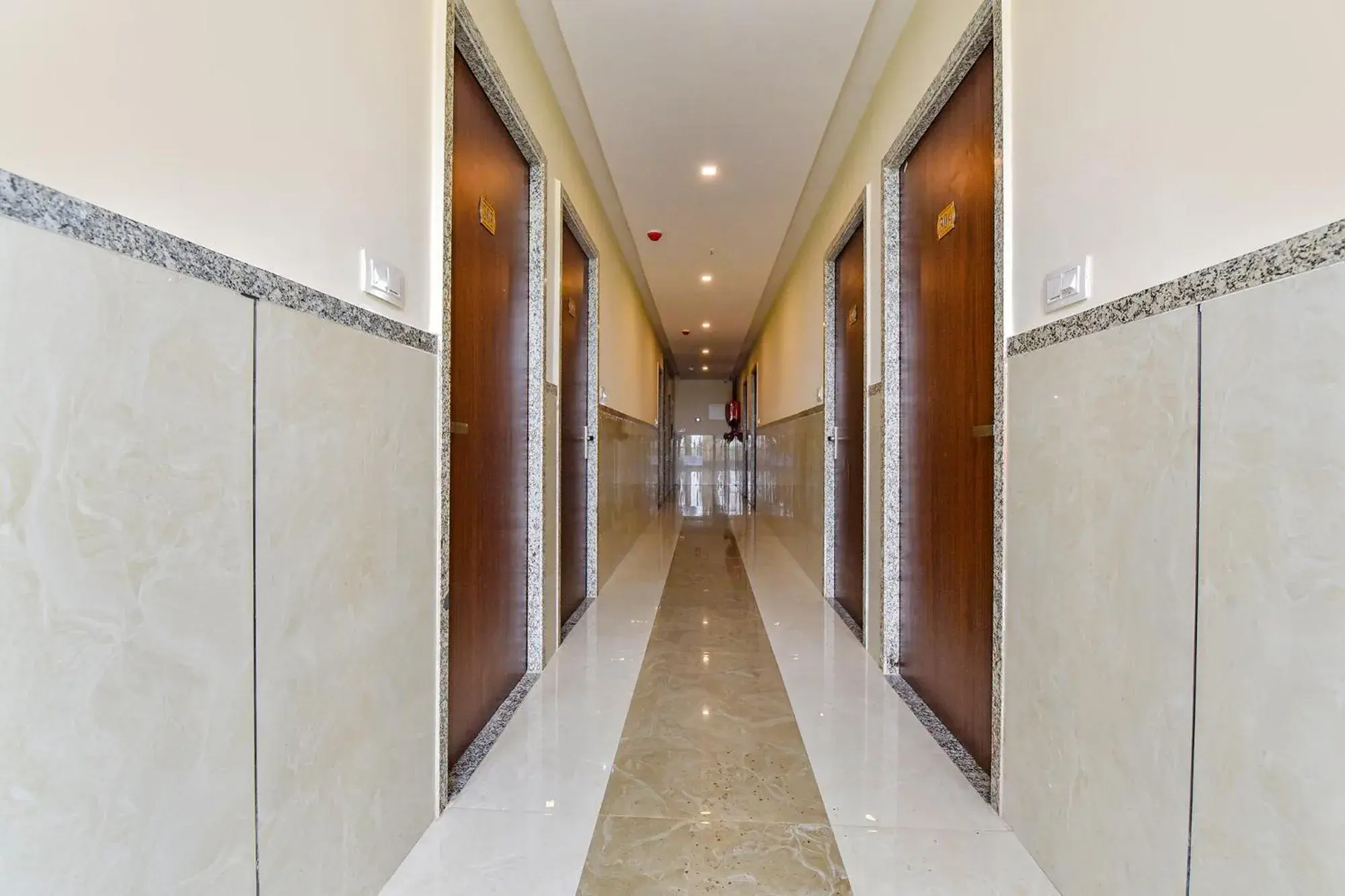 Lobby or reception in FabHotel Diamond I Lobby or reception in FabHotel Diamond I