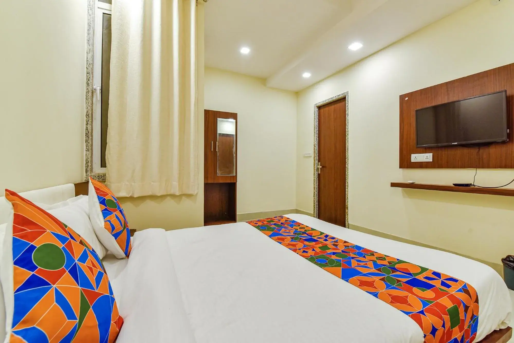 Bed in FabHotel Diamond I Bed in FabHotel Diamond I