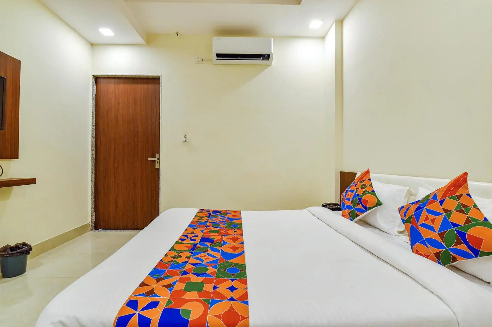 Bed in FabHotel Diamond I Bed in FabHotel Diamond I