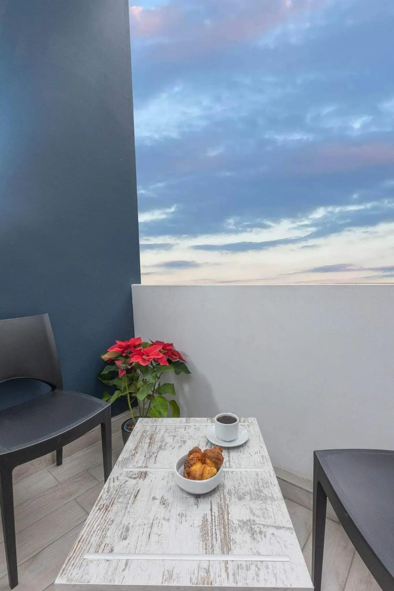 Balcony/Terrace in Evita Blue