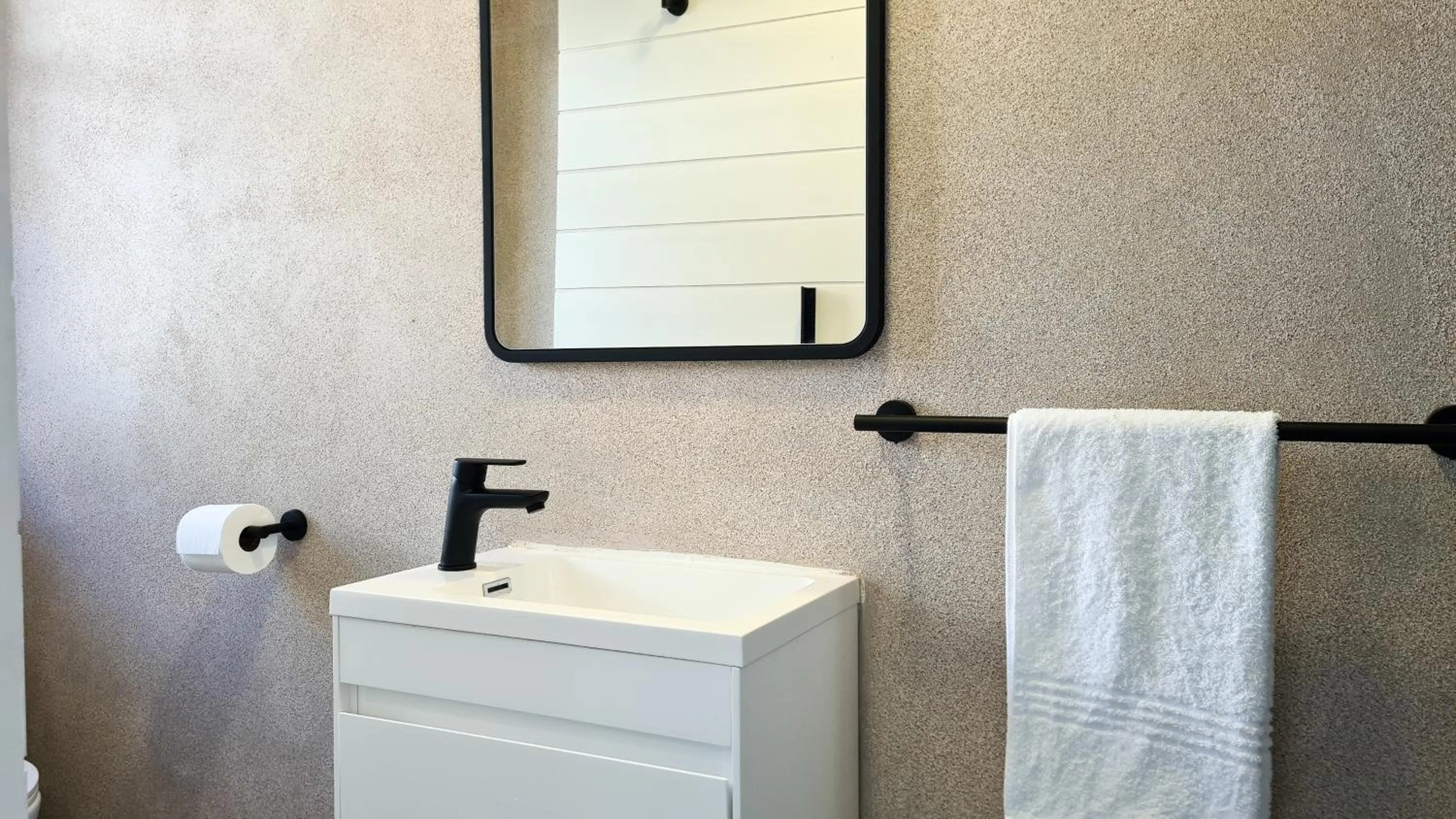 Bathroom in Vincent Valley Lodge