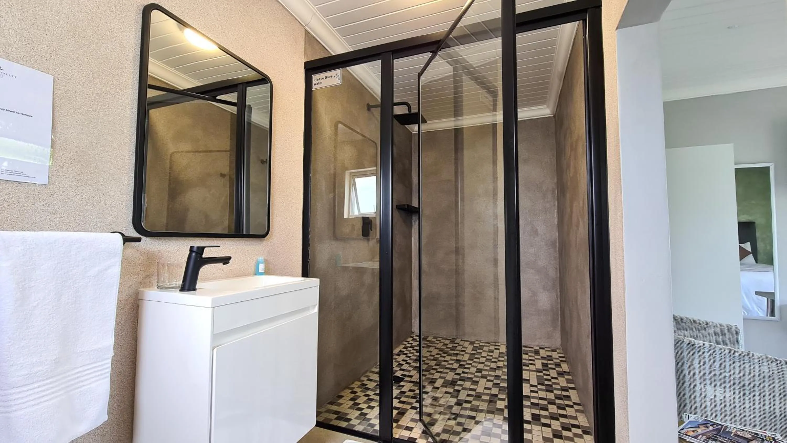 Shower in Vincent Valley Lodge
