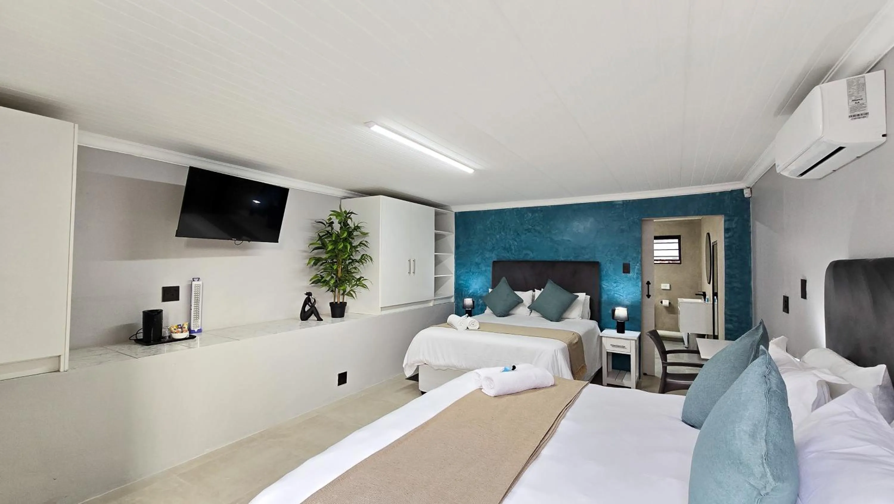Bed in Vincent Valley Lodge