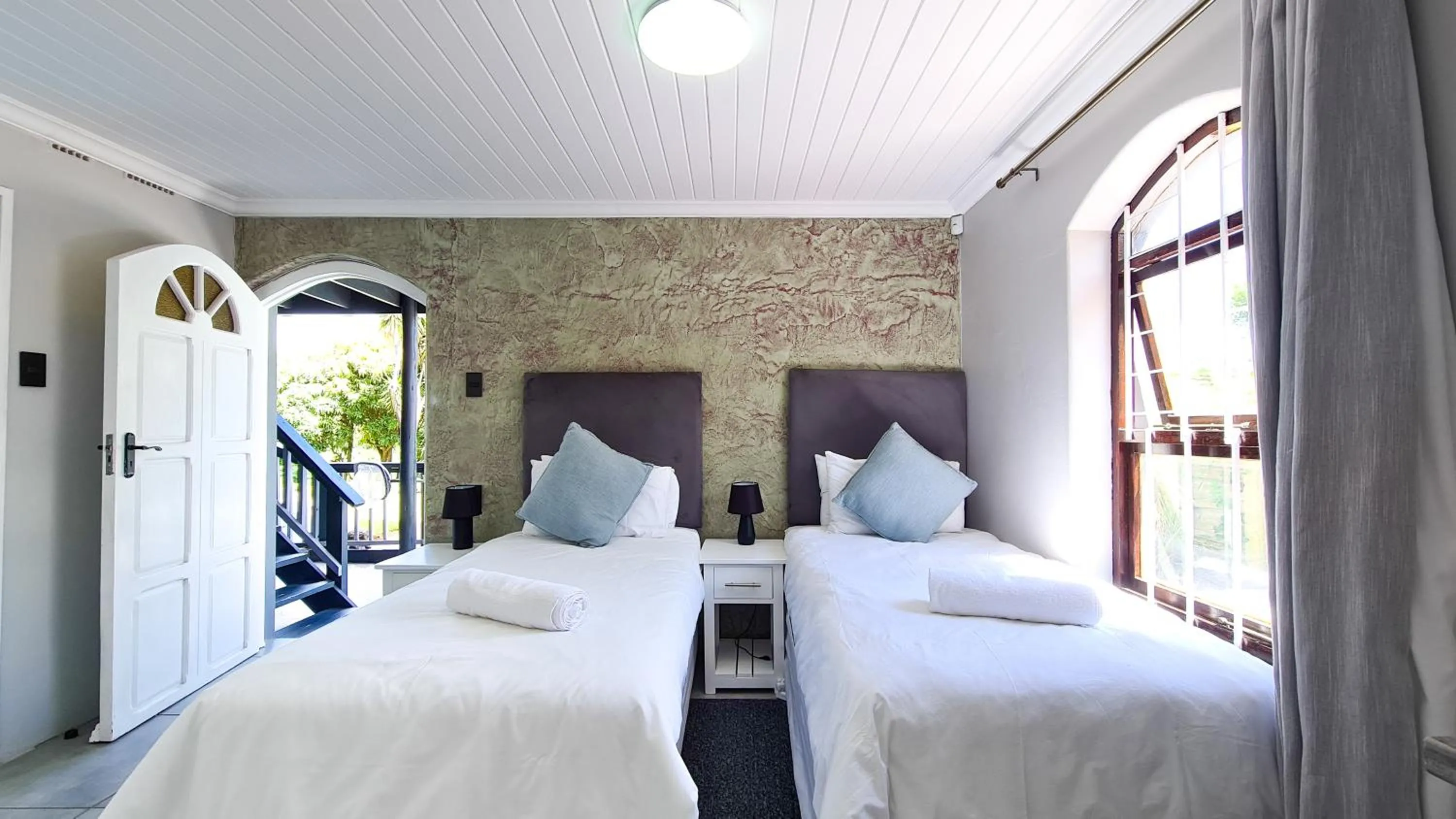 Bed in Vincent Valley Lodge