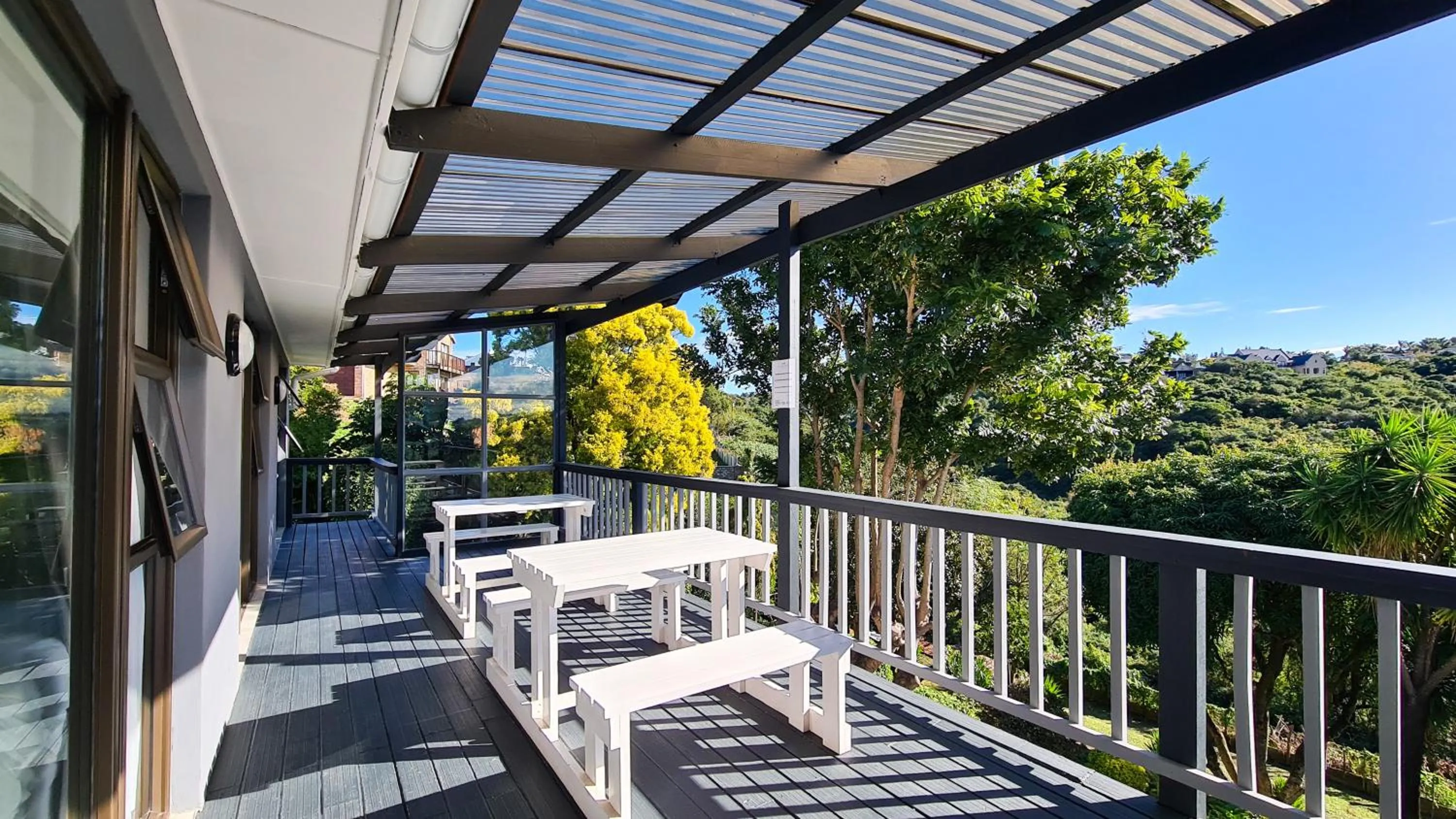 Day in Vincent Valley Lodge