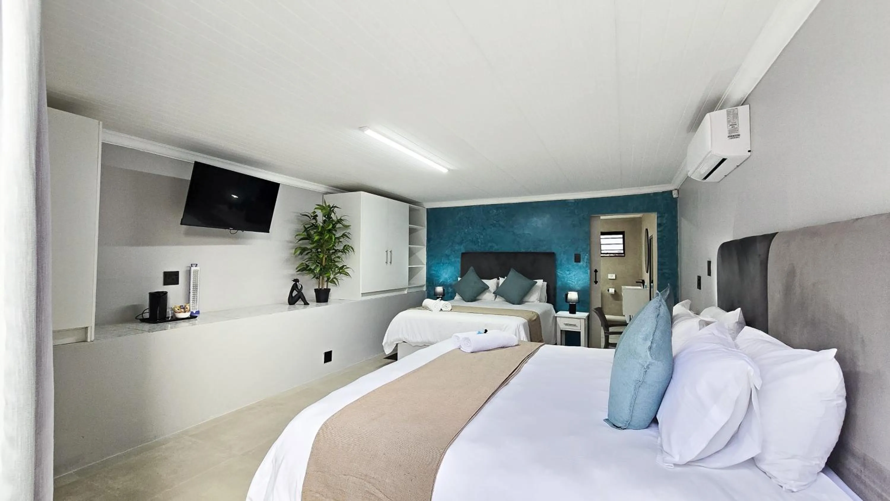 Bed in Vincent Valley Lodge