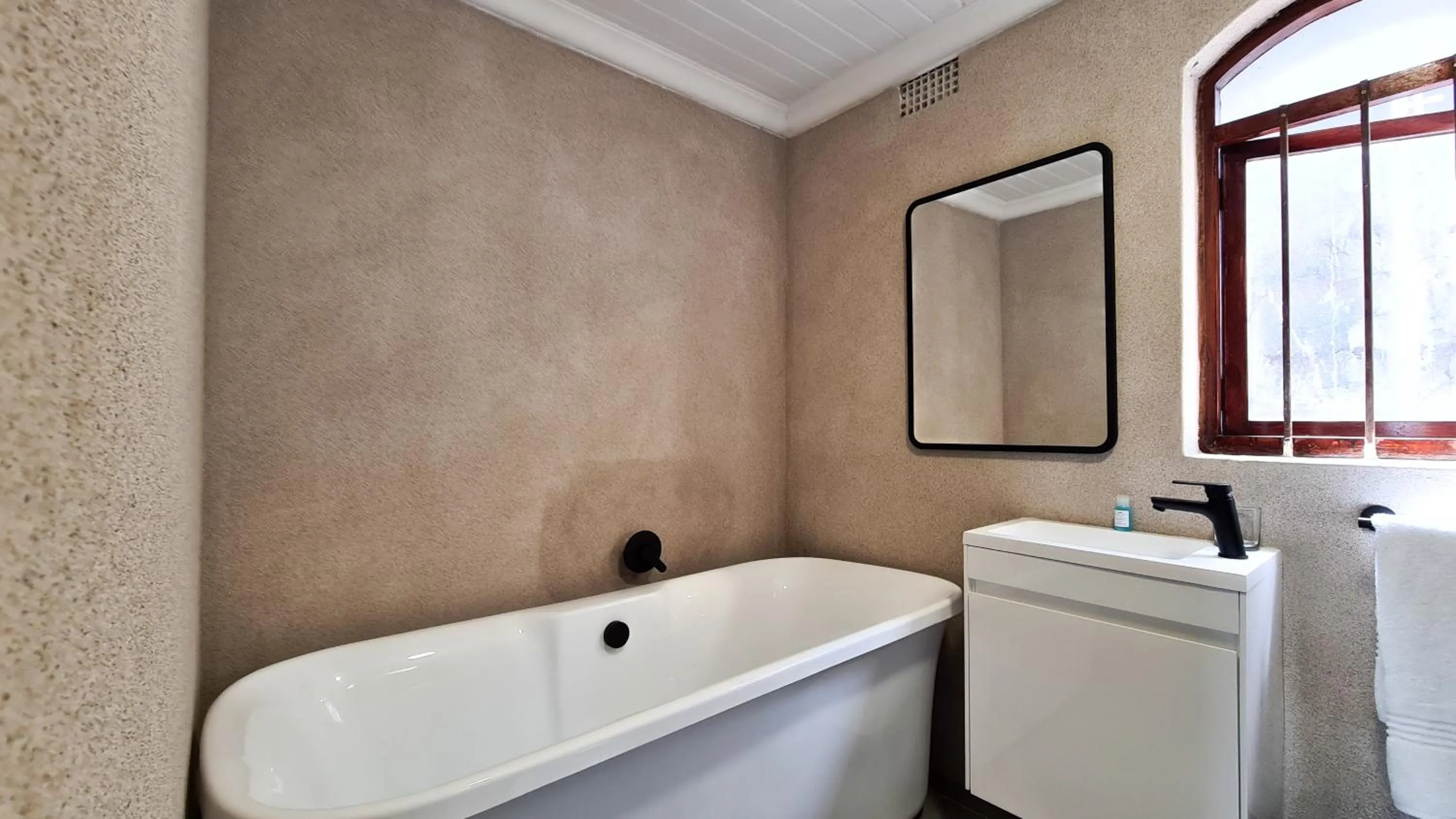 Toilet in Vincent Valley Lodge