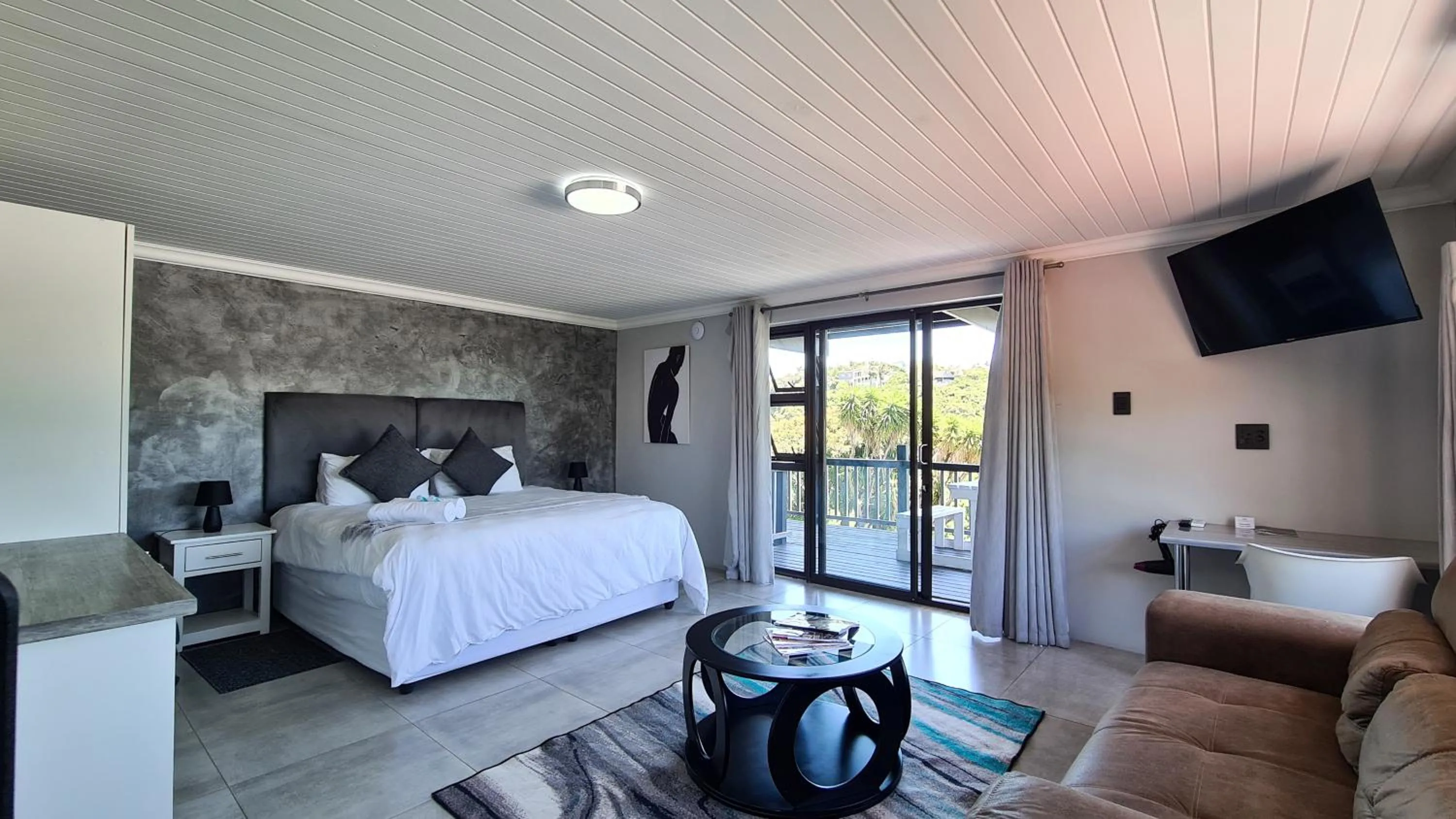 Bed in Vincent Valley Lodge